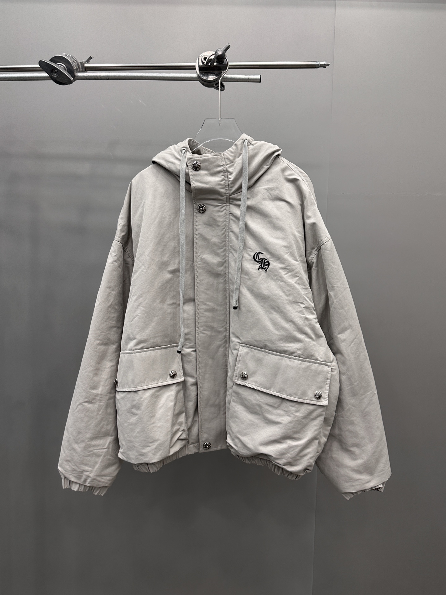 NO:546239,With dust bag Croxin | New down jacket, classic embroidery logo, Lycel cotton fabric, 90 goose down, same style for men and women, size sml, chrome hearts, down jacket, alexander wang19860909配防尘袋克罗心 ｜ 新款羽绒服,经典刺绣标,莱赛尔棉面料,90鹅绒,男女同款,尺码sml,,chrome hearts,down jacket,alexander wang,Women's clothing