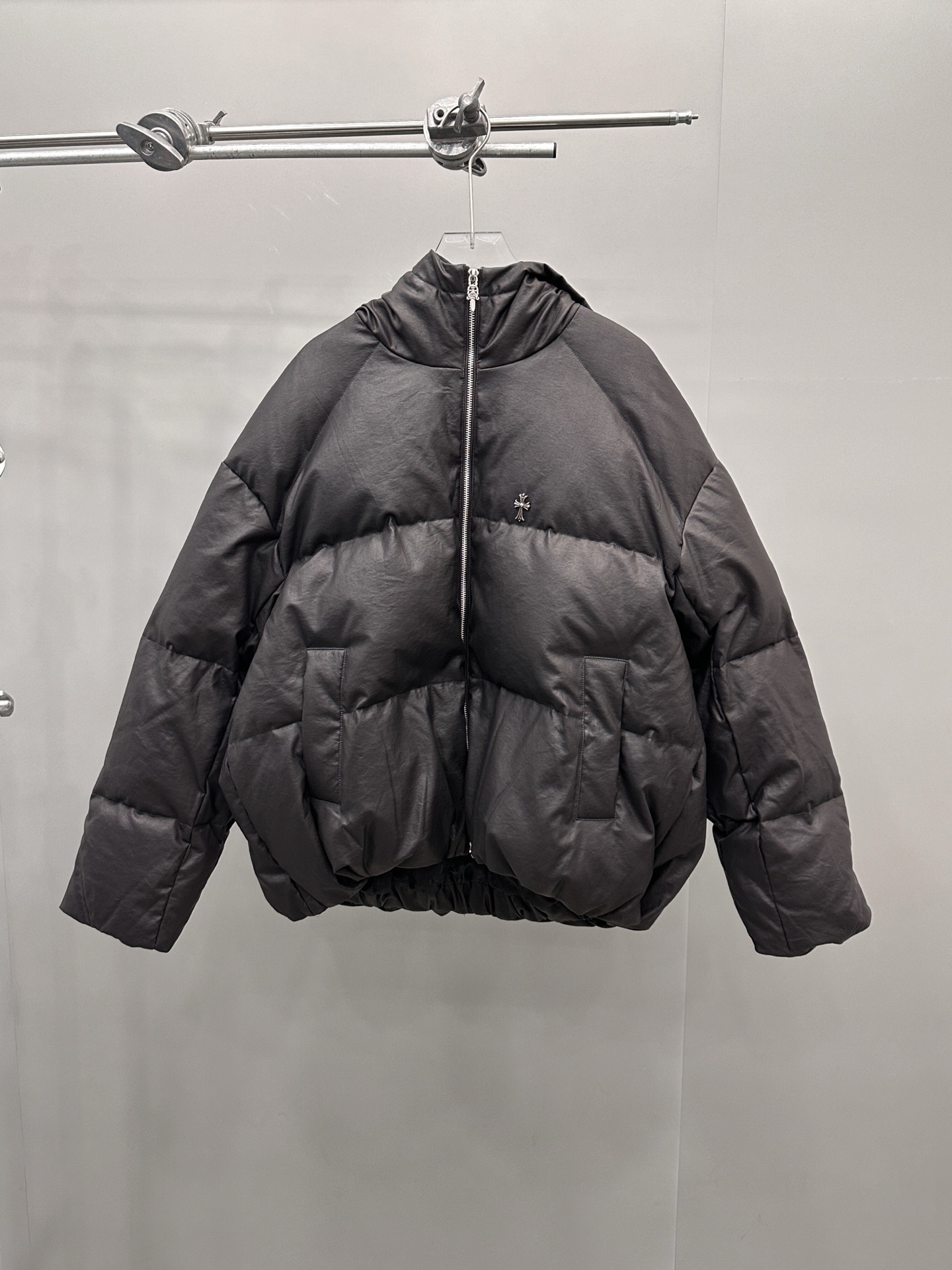 NO:546255,With dust bag Croxin | New down jacket, Japanese imported lysel linen coated fabric weighted sand washing process, 90 goose velvet, same style for men and women, size sml, chrome hearts, down jacket, alexander wang19860909配防尘袋 克罗心 ｜ 新款羽绒服,日本进口莱赛尔亚麻涂层面料加重沙洗工艺,90鹅绒,男女同款,尺码sml,,chrome hearts,down jacket,alexander wang,Women's clothing
