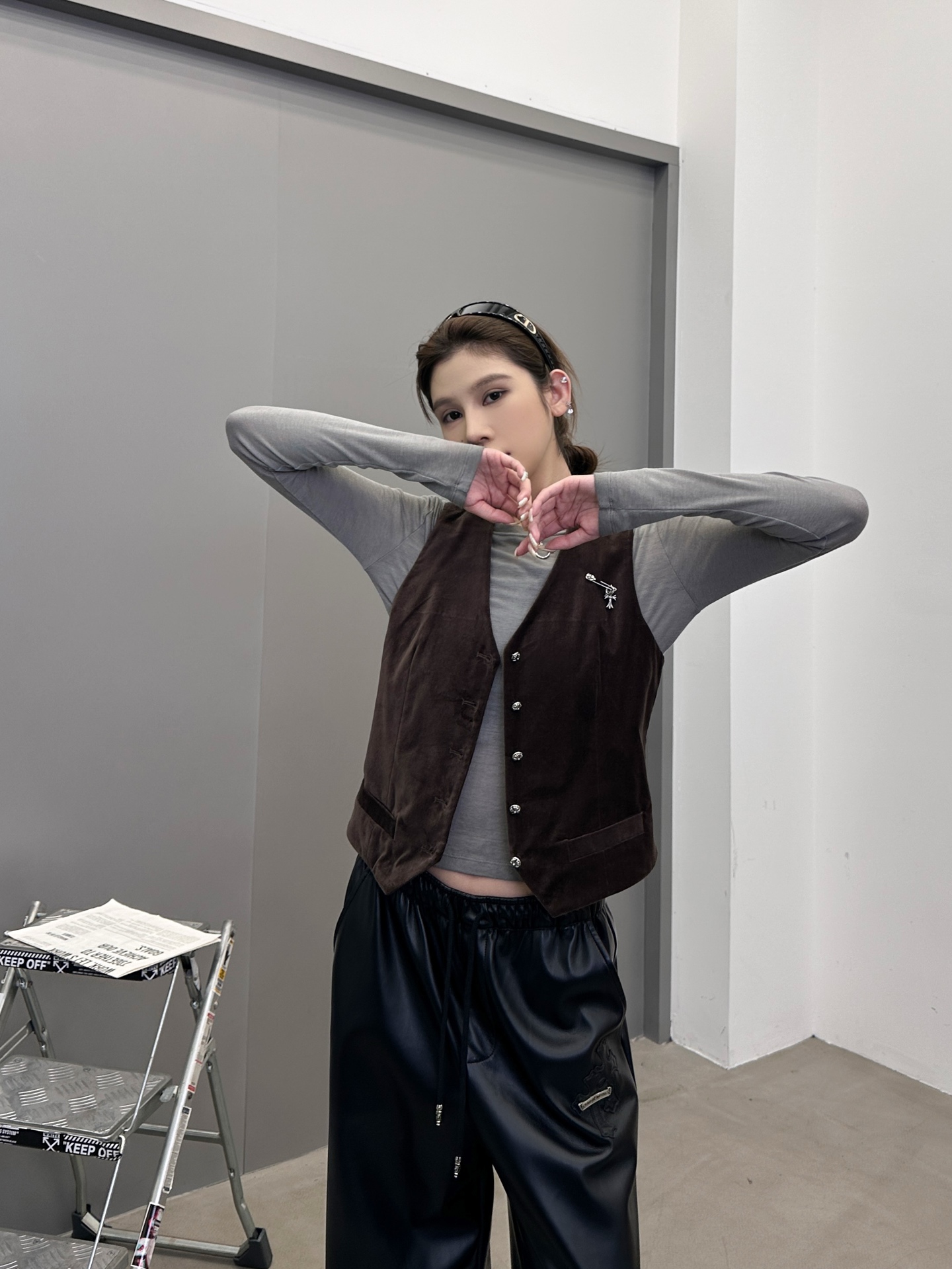 NO:546231,Croxin | New casual vest, laundry washing and soft craftsmanship, classic brand hardware accessories, high-density corduroy fabric, same style for men and women, size sml, chrome hearts, alexander wang19860909克罗心 ｜ 新款休闲马甲,成衣洗水加软工艺,经典品牌五金配饰,高密灯芯绒面料,男女同款,尺码sml,,chrome hearts,alexander wang,Women's clothing