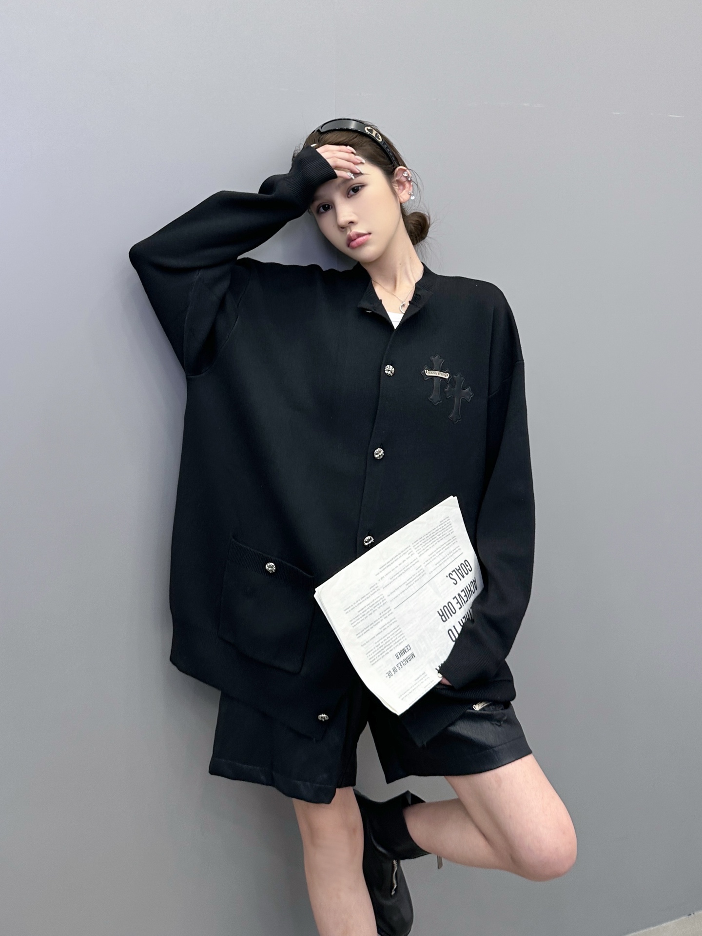 NO:549257,Croxin | New wool cardigan, ready-to-wear hand-embroidered cross mark plus hand-made nail buckle technology, wool blended wool cardigan, same style for men and women, size sml, chrome hearts, alexander wang19860909克罗心 ｜ 新款羊毛开衫,成衣手工刺绣十字标加手工钉扣工艺,羊毛混纺毛织开衫,男女同款,尺码sml,,chrome hearts,alexander wang,Women's clothing