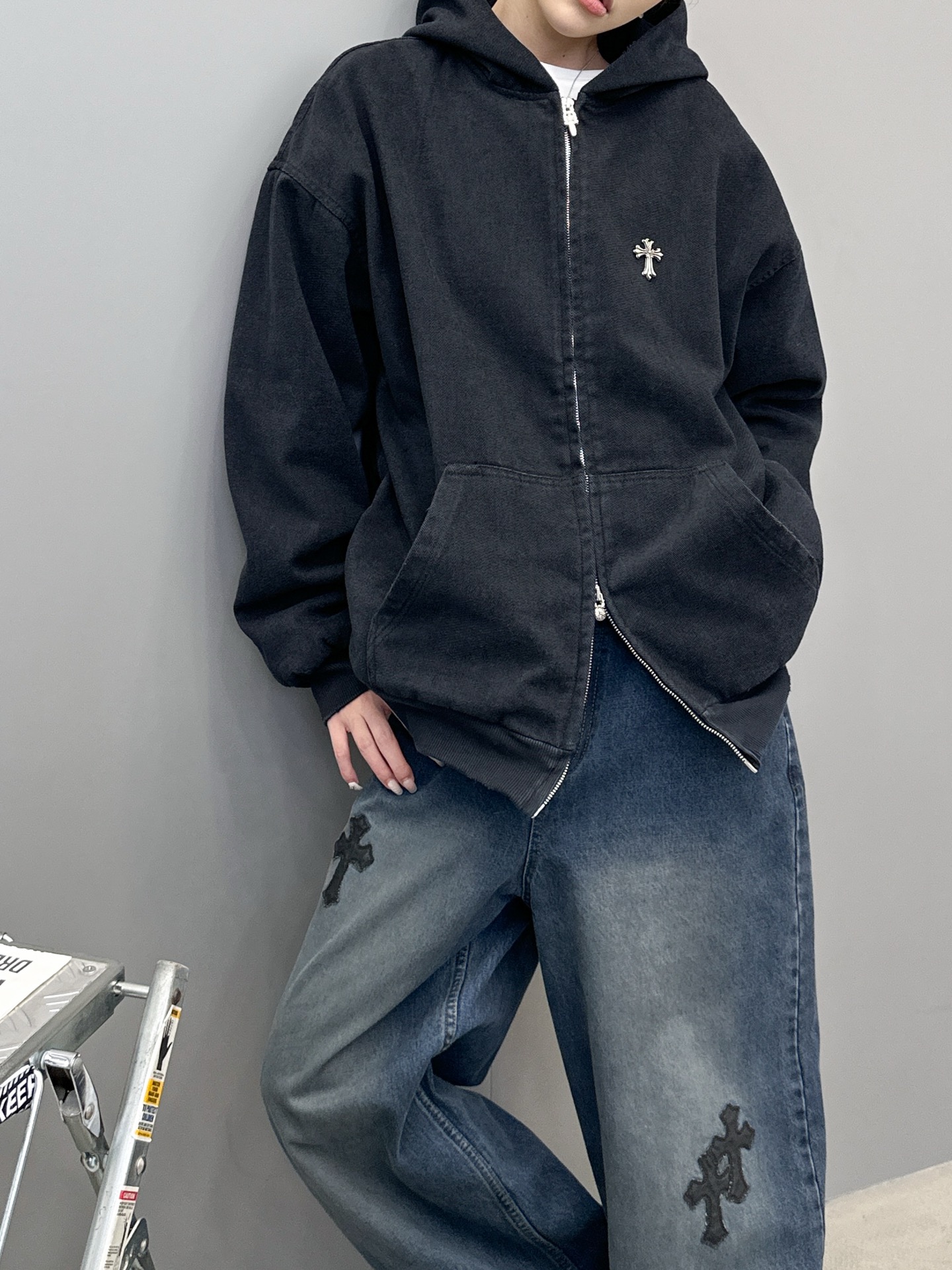 NO:549287,Croxin | New denim jacket, laundry washing water and classic hardware cross mark, imported high-density special denim fabric with fleece high-density lilac, fashionable and warm, same style for men and women, size sml, chrome hearts, jackets & coats, alexander wang19860909克罗心 ｜ 新款牛仔外套,成衣洗水加经典五金十字标,进口高密特殊牛仔面料加摇粒绒高密里布,时尚保暖,男女同款,尺码sml,,chrome hearts,jackets & coats,alexander wang,Women's clothing