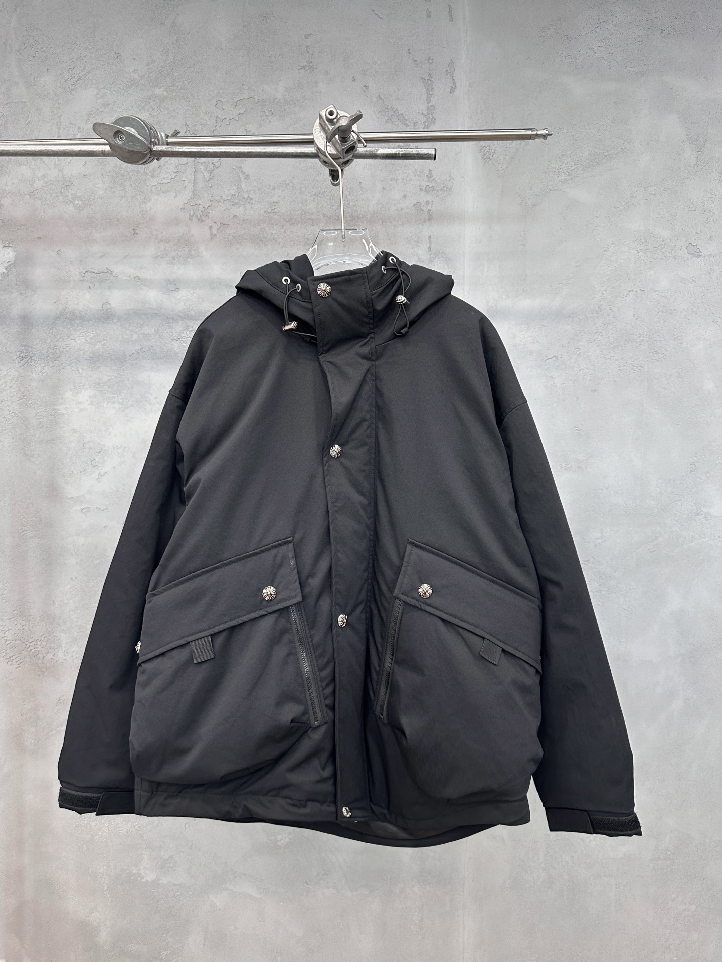 NO:565117,With dust bag o Chrome Hearts | New down jacket, complex structure casual style, 90 goose down filling, casual fashion style, same style for men and women, size sml,, chrome hearts, down jacket, alexander wang19860909配防尘袋o 克罗心 ｜ 新款羽绒服,复杂结构休闲款,90鹅绒填充,休闲时尚款式,男女同款,尺码sml,,chrome hearts,down jacket,alexander wang,Women's clothing