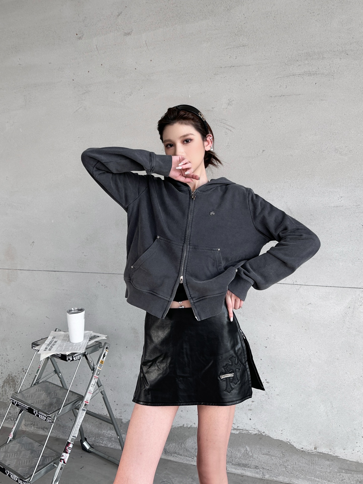 NO:575986,Chrome Hearts | New hoodie cardigan, ready-made garments washed and fried with hand-made nails, casual fashion, size sml,, chrome hearts, hoodie, sweatshirts, alexander wang19860909克罗心 ｜ 新款卫衣开衫,成衣洗水炒色工艺加手工钉钉,休闲时尚,尺码sml,,chrome hearts,hoodie,sweatshirts,alexander wang,Women's clothing