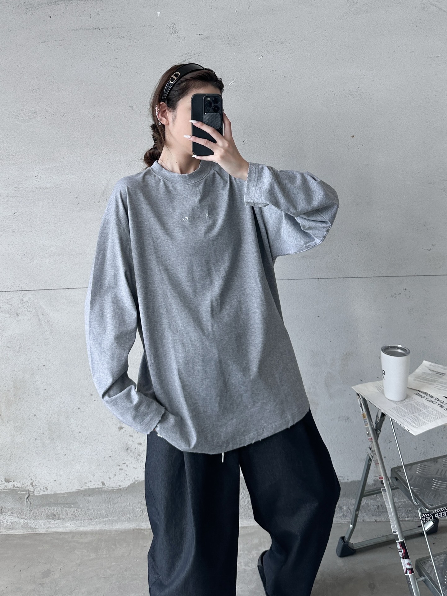 NO:576370,Paris ｜ New long-sleeved t-shirt, ready-to-wear washed color spray process and ready-to-wear hot diamond, same style for men and women, size sml,, alexander wang19860909巴黎 ｜ 新款长袖t,成衣洗水喷色工艺加成衣烫钻,男女同款,尺码sml,,alexander wang,Women's clothing