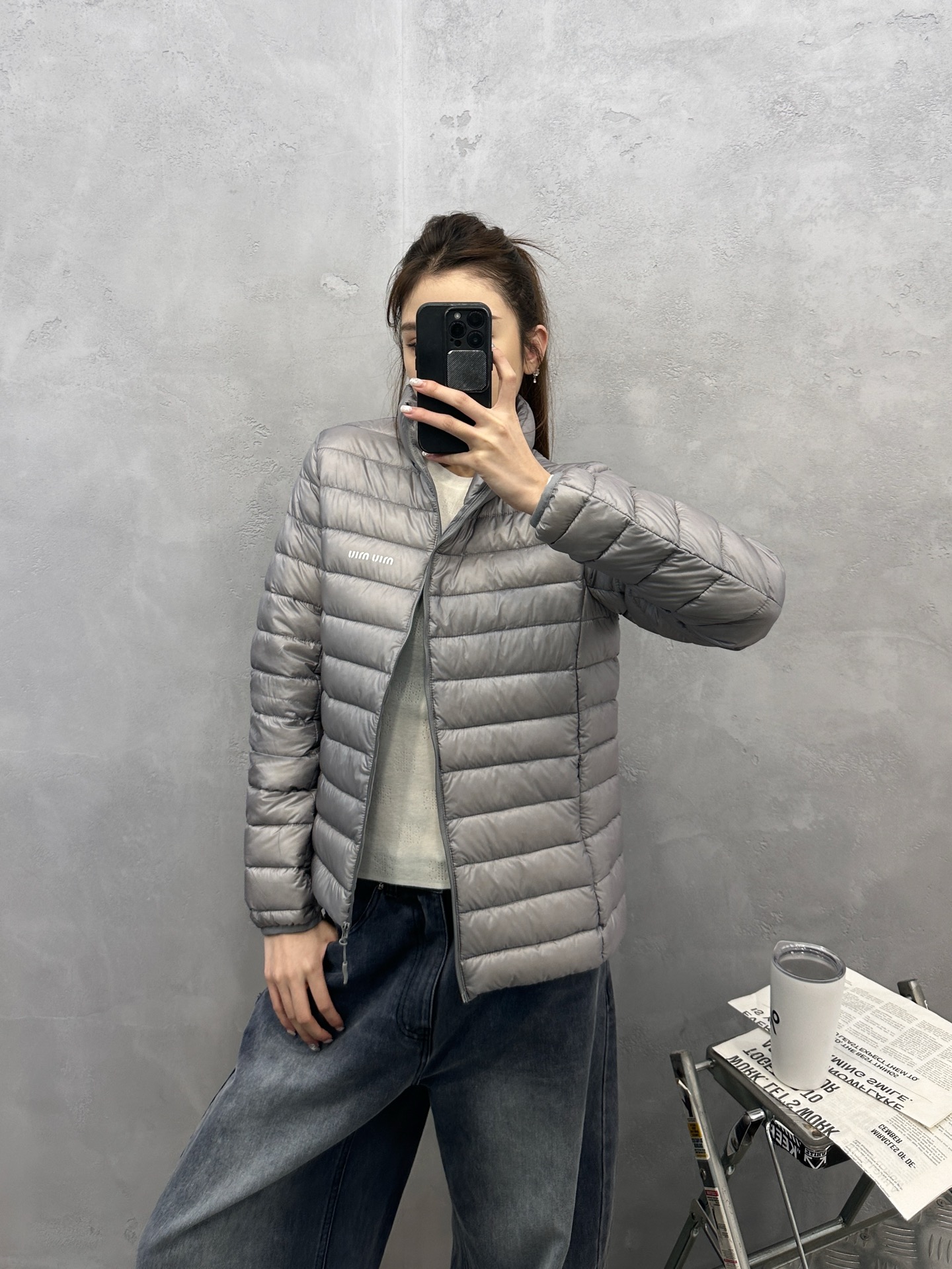 NO:588518,Miu | New down jacket, classic imported printed logo, hand-stitched multi-spaced style, ultra-thin branded gutless down fabric, 90 white goose down filling, same style for men and women, size sml,, miumiu, down jacket, alexander wang19860909Miu ｜ 新款羽绒服,经典进口印花标,手工车线多间隔款式,超薄品牌无胆羽绒面料,90白鹅绒填充,男女同款,尺码sml,,miumiu,down jacket,alexander wang,Women's clothing