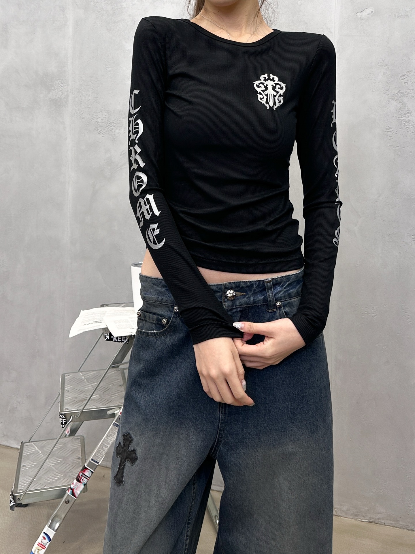 NO:588501,Chrome Hearts ｜ New long-sleeved bottoming, ready-made garments washed with 5 printings, using imported pearlescent powder printing material, casual and fashionable, size sml,, chrome hearts, alexander wang19860909克罗心 ｜ 新款长袖打底,成衣洗水加5处印花,采用进口珠光粉印花材料,休闲时尚,尺码sml,,chrome hearts,alexander wang,Women's clothing