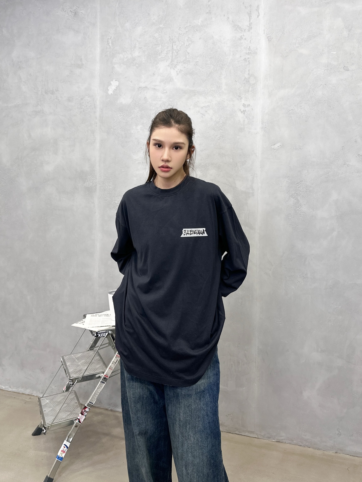 NO:591394,Paris ｜ New long-sleeved t-shirt, ready-to-wear washed and sanded with special tape printing process, same style for men and women, size sml,, alexander wang19860909巴黎 ｜ 新款长袖t,成衣洗水吊磨加特殊胶布印花工艺,男女同款,尺码sml,,alexander wang,Women's clothing