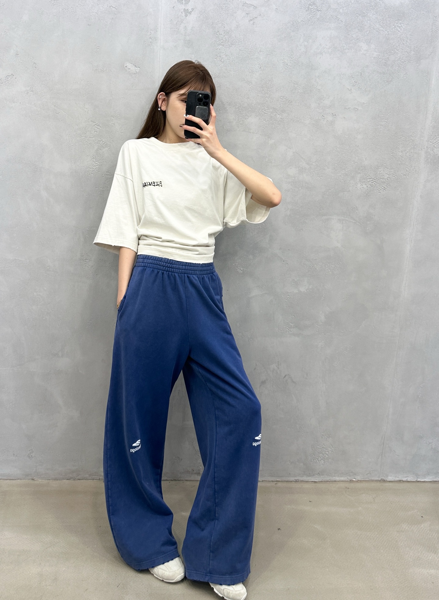 NO:591399,Paris ｜ New casual sweatpants, ready-to-wear, washed and dyed, with classic embroidered logo, fleece warm fabric, same style for men and women, size sml,, alexander wang19860909巴黎 ｜ 新款休闲卫裤,成衣洗水炒色吊磨工艺加经典刺绣标,抓绒保暖面料,男女同款,尺码sml,,alexander wang,Women's clothing