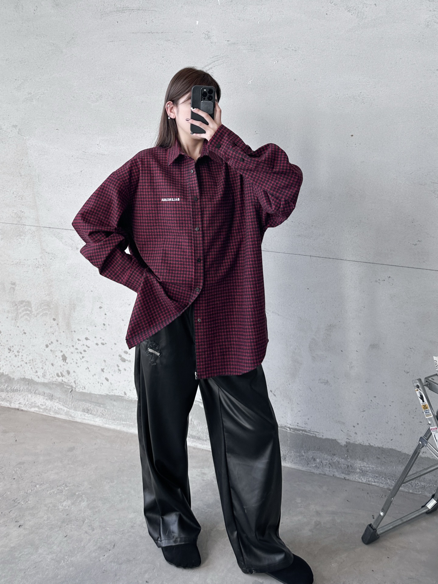 NO:591404,Paris ｜ New shirt, brand original thickened yarn-dyed plaid fabric, garment washing process and classic printed logo on the front and back, same style for men and women, size sml,, alexander wang19860909巴黎 ｜ 新款衬衣,品牌原版加厚色织格子面料,成衣洗水工艺加前后经典印花标,男女同款,尺码sml,,alexander wang,Women's clothing
