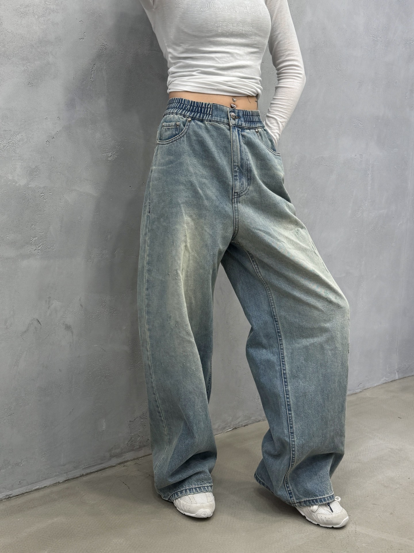 NO:607843,Chrome Hearts ｜ New jeans, ready-made clothes washed with color spray mud technology, elastic waist style design, casual fashion, size sml,,chrome hearts,jeans,alexander wang19860909克罗心 ｜ 新款牛仔裤,成衣洗水喷色泥浆工艺,松紧腰款式设计,休闲时尚,尺码sml,,chrome hearts,jeans,alexander wang,Women's clothing