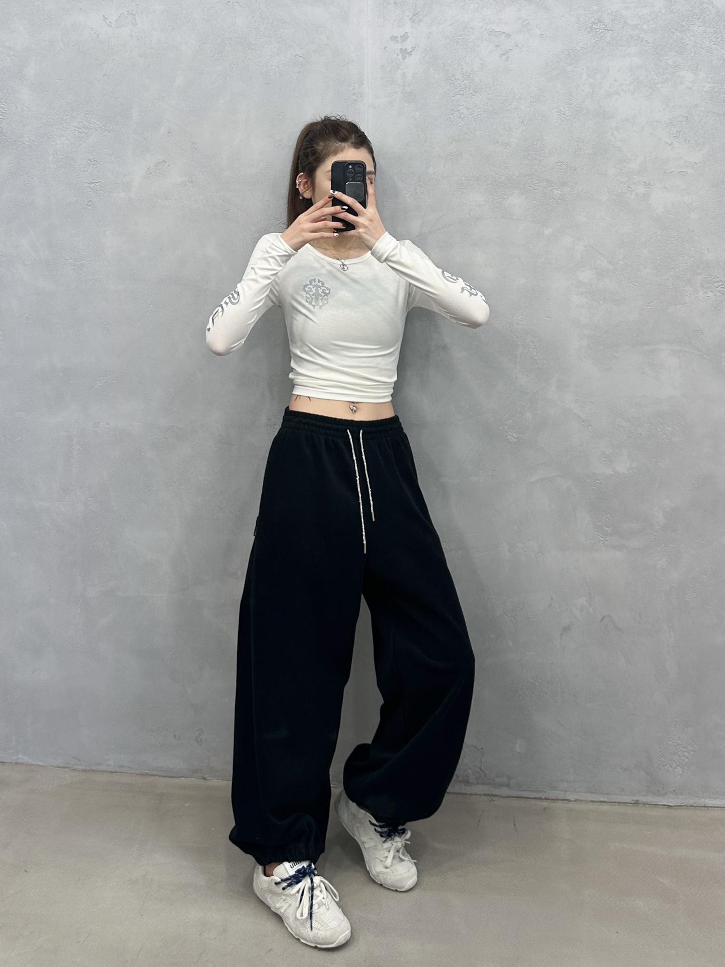 NO:607852,King | New casual pants, classic full diamond drawstring, imported high-density warm polar fleece fabric, casual and fashionable, size sml,, alexander wang, alexander wang19860909大王 ｜ 新款休闲裤,经典全钻抽绳,进口高密保暖摇粒绒面料,休闲时尚,尺码sml,,alexander wang,alexander wang,Women's clothing