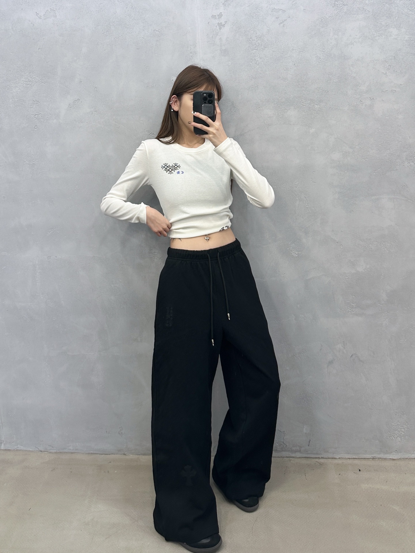 NO:621561,Chrome Hearts | New casual sweatpants, ready-to-wear washed and fried with hand-embroidered cross marks, same style for men and women, size sml,, chrome hearts, alexander wang19860909克罗心 ｜ 新款休闲卫裤,成衣洗水炒色工艺加手工刺绣十字标,男女同款,尺码sml,,chrome hearts,alexander wang,Women's clothing