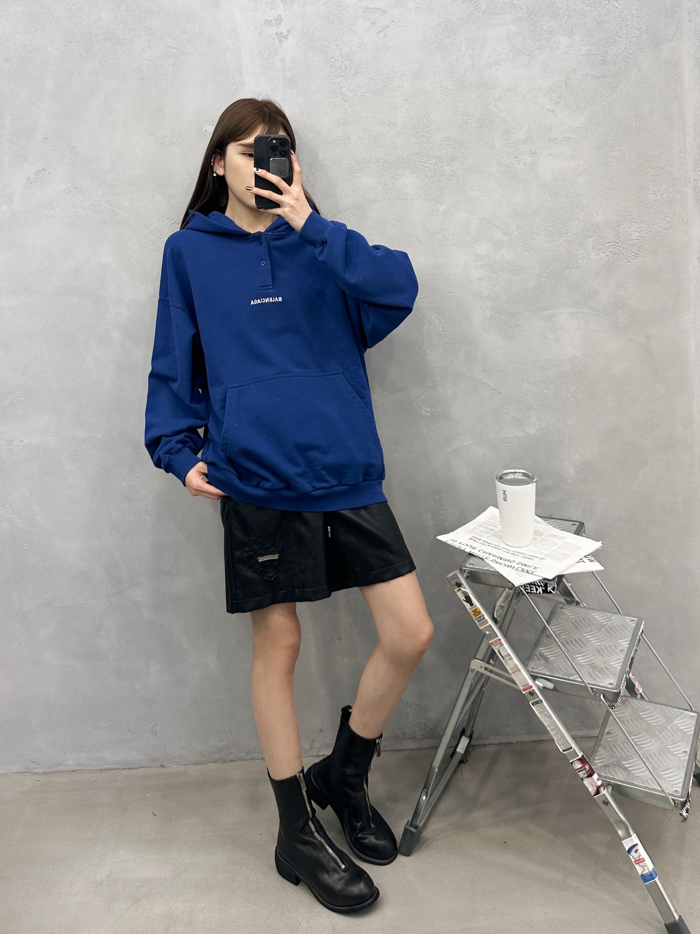 NO:621564,Paris | New hooded sweatshirt, washed and embroidered on the front and back, same style for men and women, size sml,, hoodie, sweatshirts, hats, alexander wang19860909巴黎 ｜ 新款连帽卫衣,成衣洗水加前后刺绣工艺,男女同款,尺码sml,,hoodie,sweatshirts,hats,alexander wang,Women's clothing