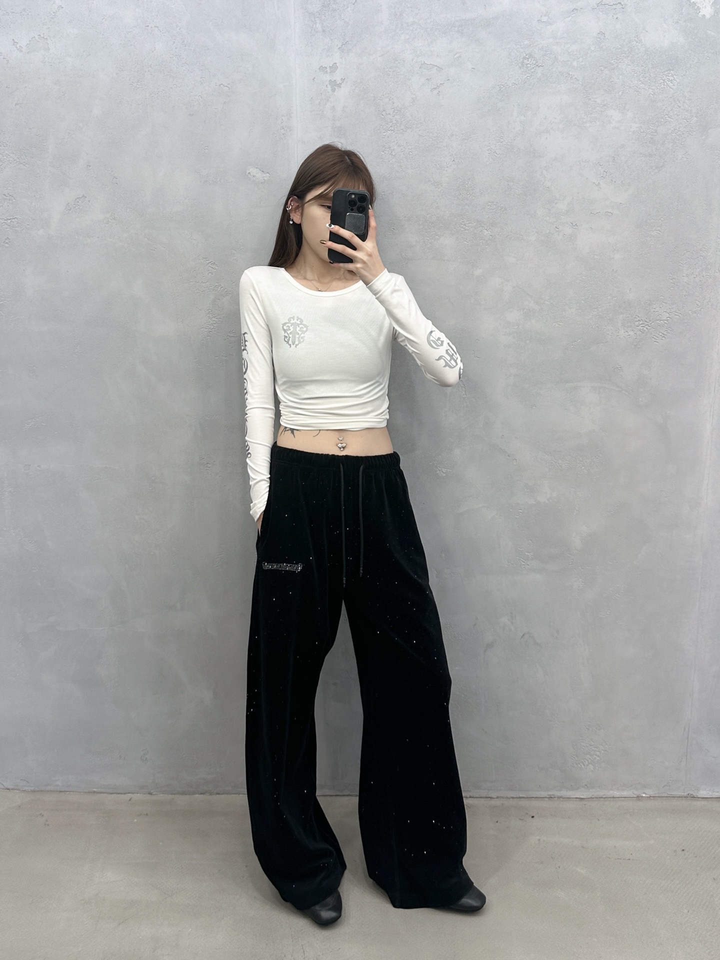 NO:621570,Chrome Hearts | New style casual pants, ready-to-wear washed and ironed, imported batik velvet fabric, casual fashion, size sml,, chrome hearts, alexander wang19860909克罗心 ｜ 新款休闲裤,成衣洗水烫钻工艺,进口蜡染丝绒面料,休闲时尚,尺码sml,,chrome hearts,alexander wang,Women's clothing
