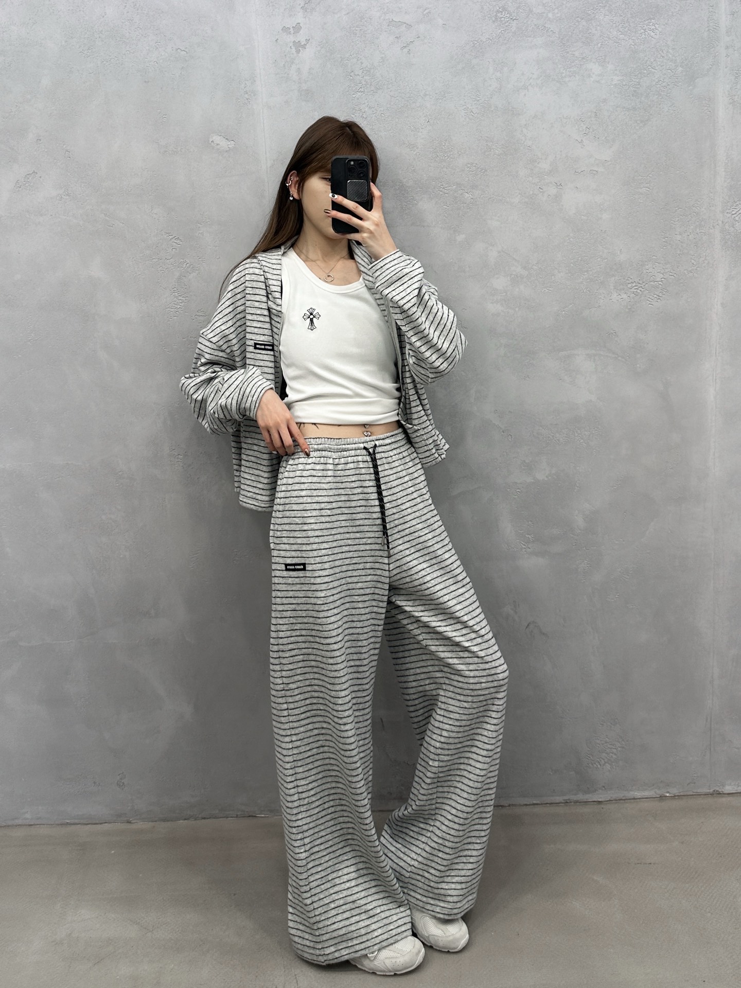 NO:621944,Tops and pants Miu | Classic embroidered logo, wool blended striped fabric, fashionable and casual, size sml,,miumiu,alexander wang19860909上衣 裤 Miu ｜ 经典刺绣标,羊毛混纺条纹面料,时尚休闲,尺码sml,,miumiu,alexander wang,Women's clothing