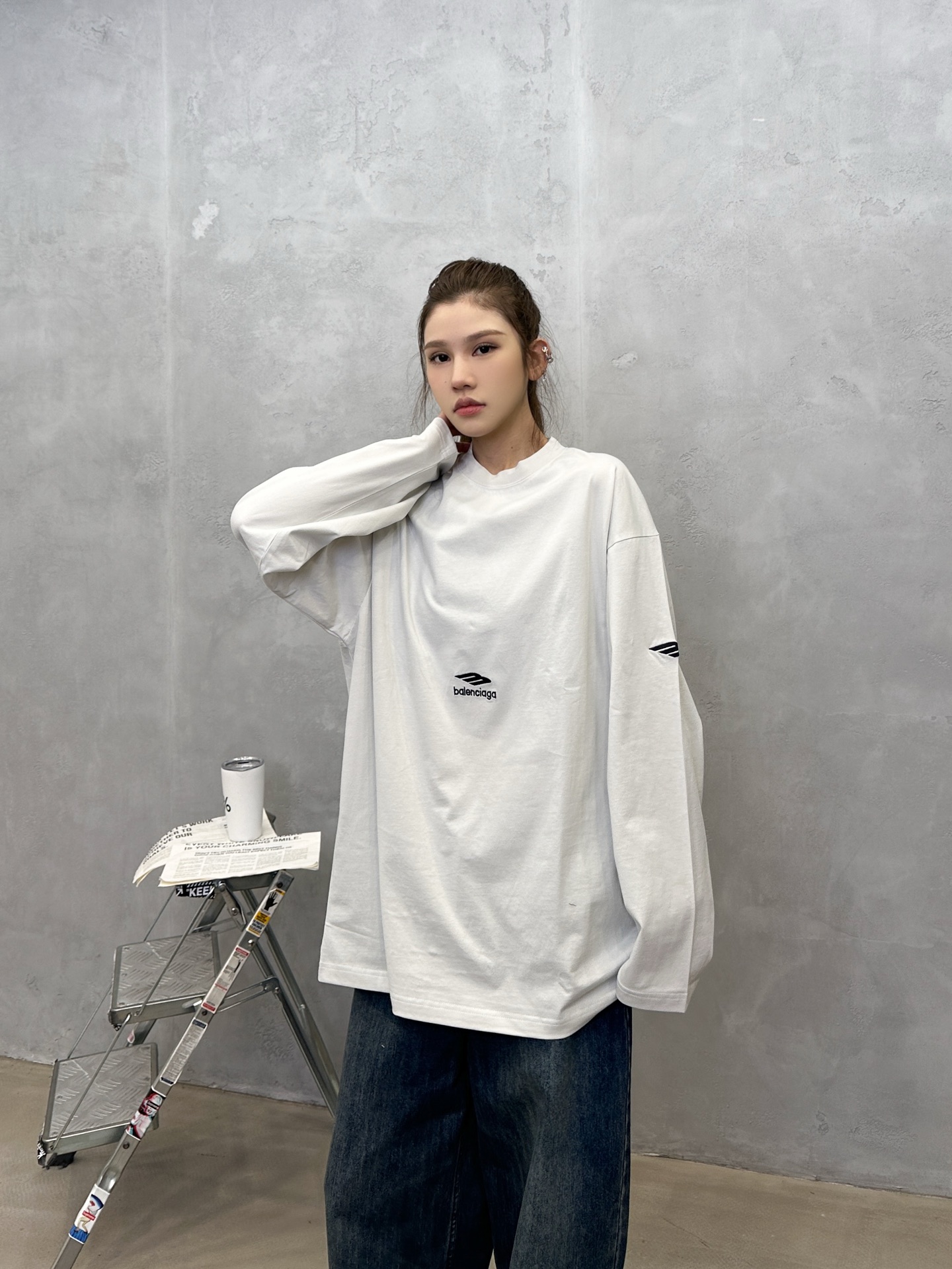 NO:628979,Paris | New long-sleeved t-shirt, washed and embroidered in 5 places, same style for men and women, size sml,, alexander wang19860909巴黎 ｜ 新款长袖t,成衣洗水加5处刺绣工艺,男女同款,尺码sml,,alexander wang,Women's clothing