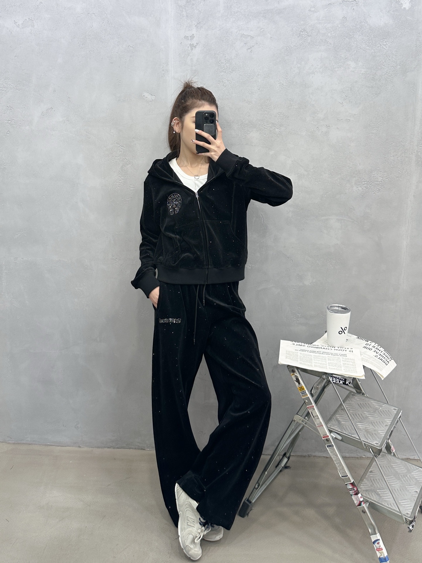 NO:628974,Chrome Hearts ｜ New casual hooded cardigan, ready-to-wear washed and full-body rhinestone processing, casual fashion, size sml,, chrome hearts, hats, alexander wang19860909克罗心 ｜ 新款休闲连帽开衫,成衣洗水加全身烫钻工艺,休闲时尚,尺码sml,,chrome hearts,hats,alexander wang,Women's clothing