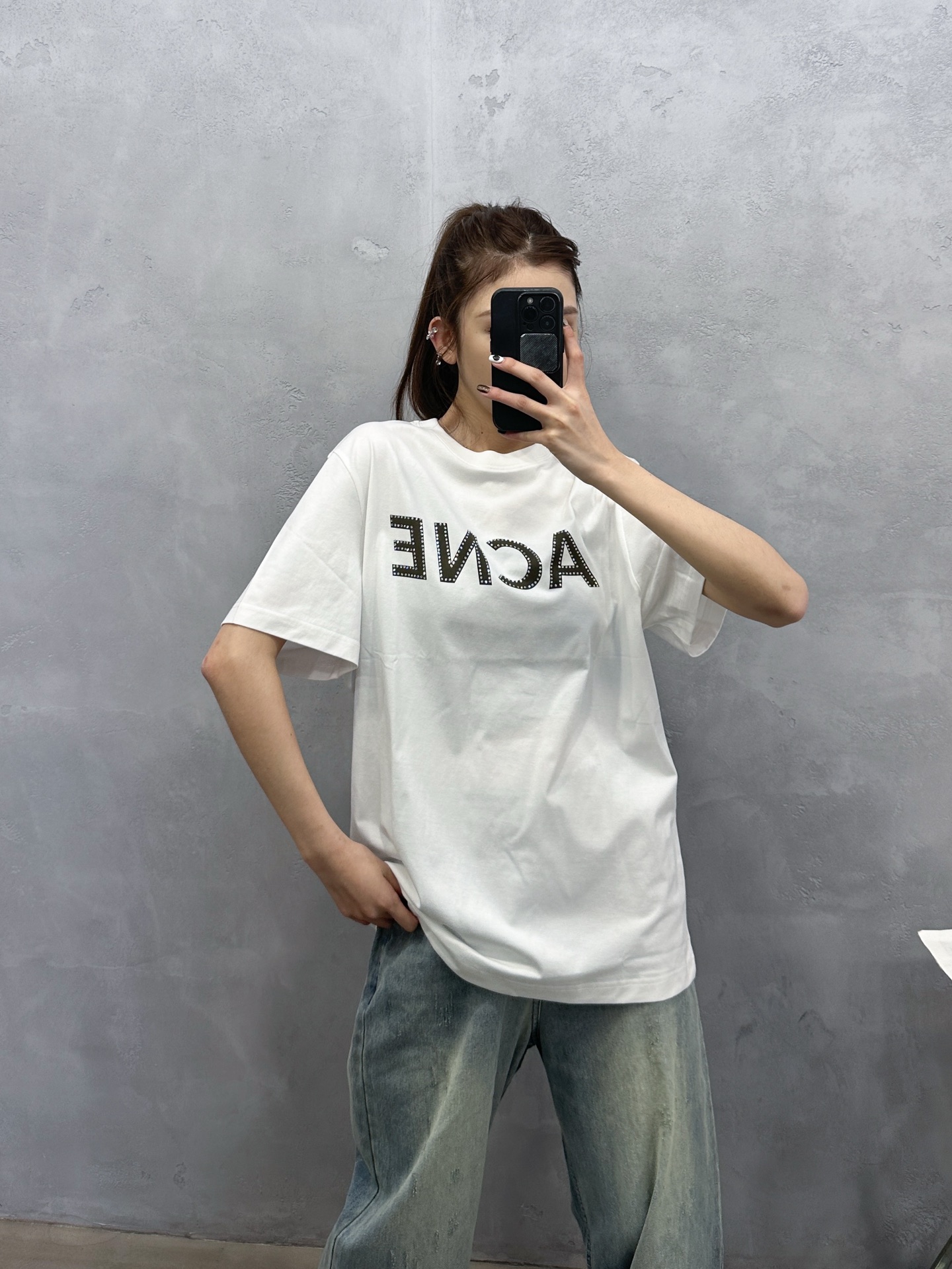 NO:650246,Acne | New short-sleeved t-shirt, ready-made garments with washed discharge printing technology and counterpoint hot-drilling, same style for men and women, size sml,,acne studios,T-shirt,alexander wang19860909Acne ｜ 新款短袖t,成衣洗水拔印印花工艺加对位烫钻,男女同款,尺码sml,,acne studios,T-shirt,alexander wang,Women's clothing