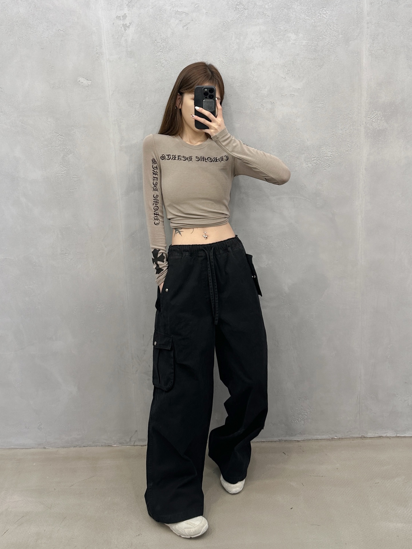 NO:650271,Chrome Hearts | New workwear casual pants, garment washing and coloring process, classic overalls style, high-density cotton khaki fabric, fashionable and casual, size sml,, chrome hearts, alexander wang19860909克罗心 ｜ 新款工装休闲裤,成衣洗水炒色工艺,经典工装裤型,高密全棉卡其布面料,时尚休闲,尺码sml,,chrome hearts,alexander wang,Women's clothing