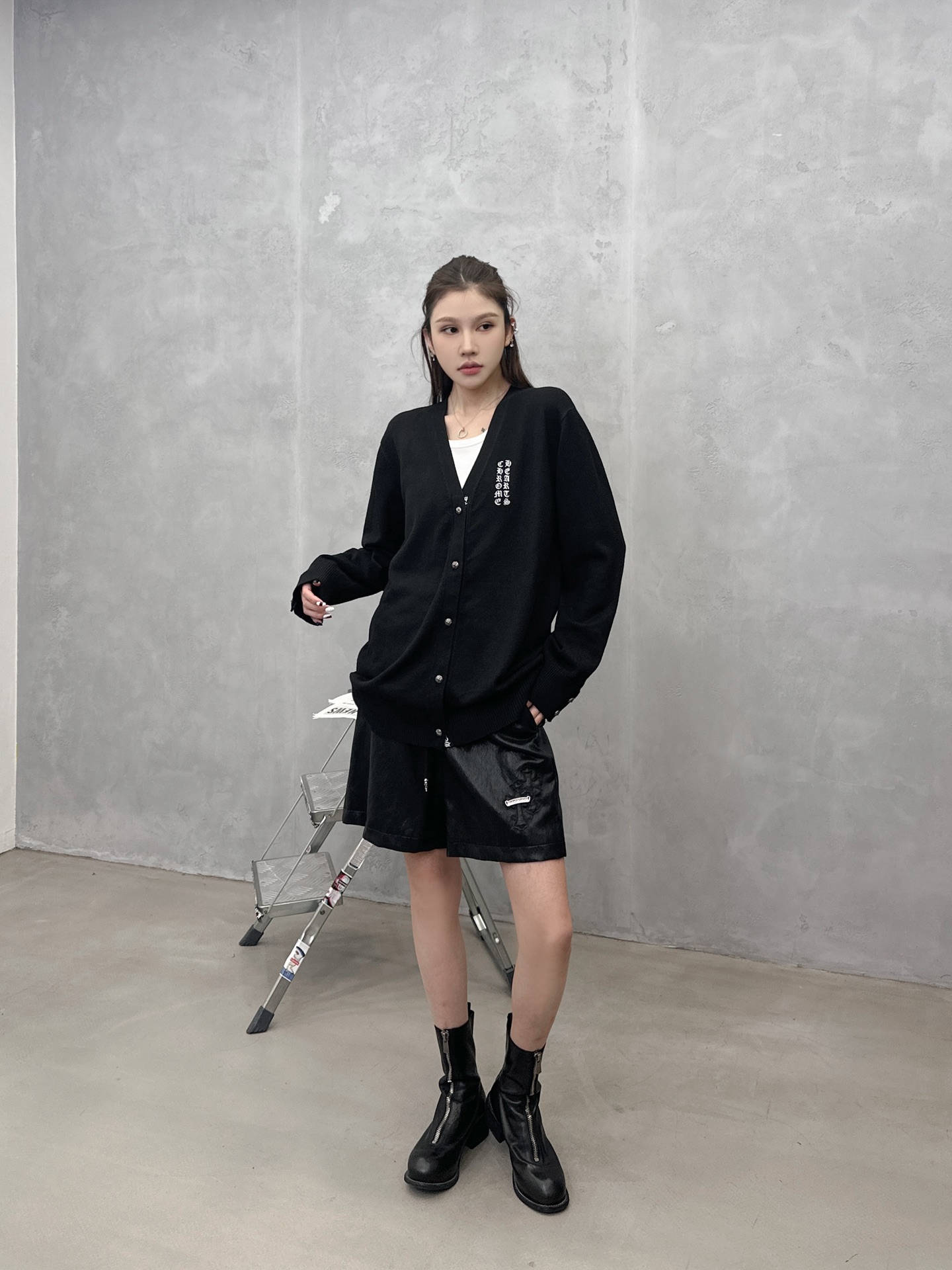 NO:663513,Chrome Hearts | New style woolen cardigan, classic printed logo on the front and back, wool blended fabric, fashionable and casual, same style for men and women, size sml,,chrome hearts, 19860909克罗心 ｜ 新款毛织开衫,前后经典印花标,羊毛混纺面料,时尚休闲,男女同款,尺码sml,,chrome hearts, ,Women's clothing