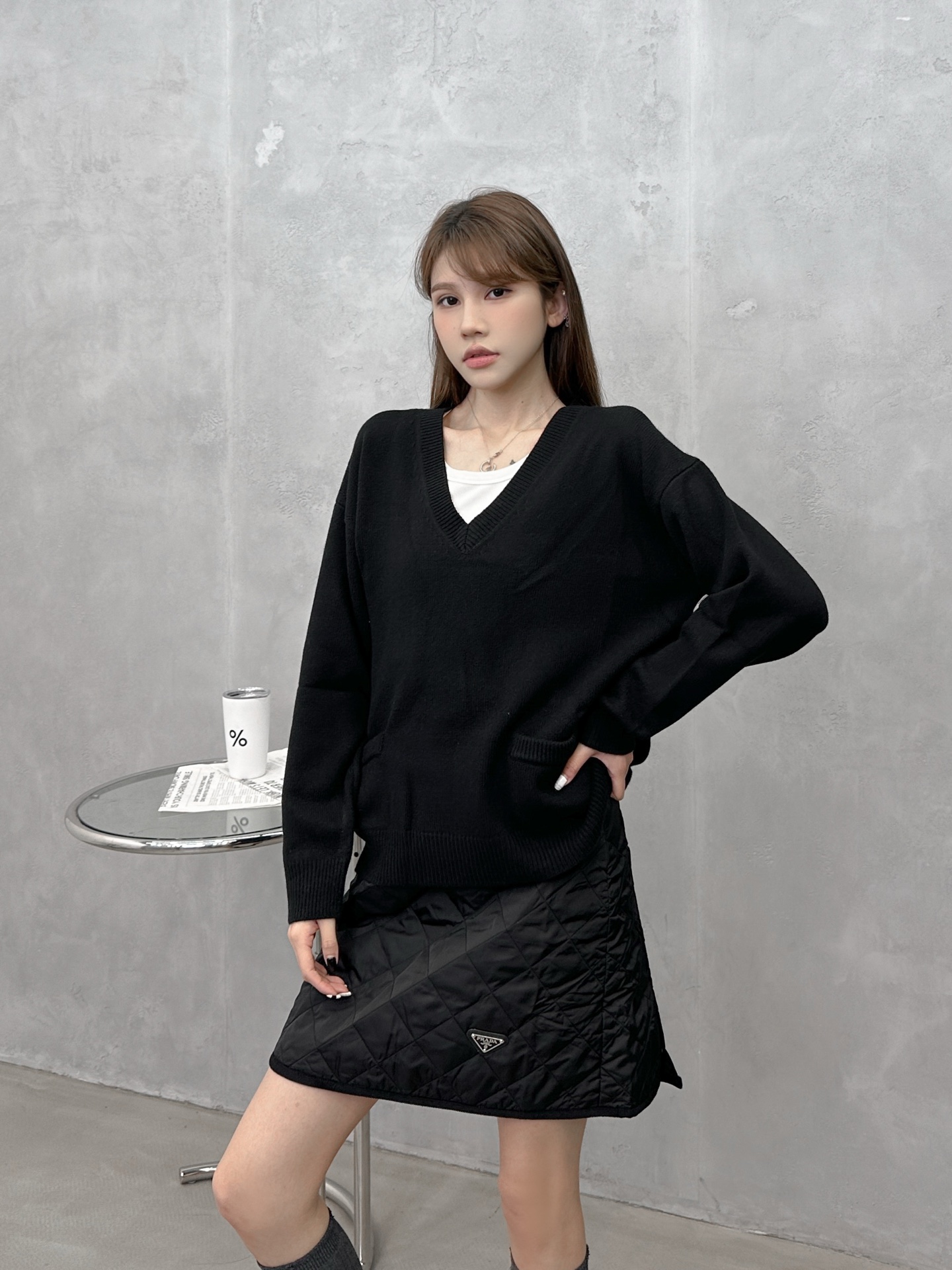 NO:666447,P Home｜New sweater, wool and cashmere blended fabric, ultra-fine and dense, soft and waxy to the touch, not tied to the body, V-neck design to modify the shoulder and neck lines, loose silhouette, layered and layered, a must-have and versatile item for autumn and winter, sizes Sml,,sweaters, 19860909P家｜新款毛衣,羊毛羊绒混纺面料,超细密手感软糯不扎身,v领设计修饰肩颈线条,宽松廓形叠穿内搭都,秋冬必备百搭单品,尺码Sml,,sweaters, ,Women's clothing