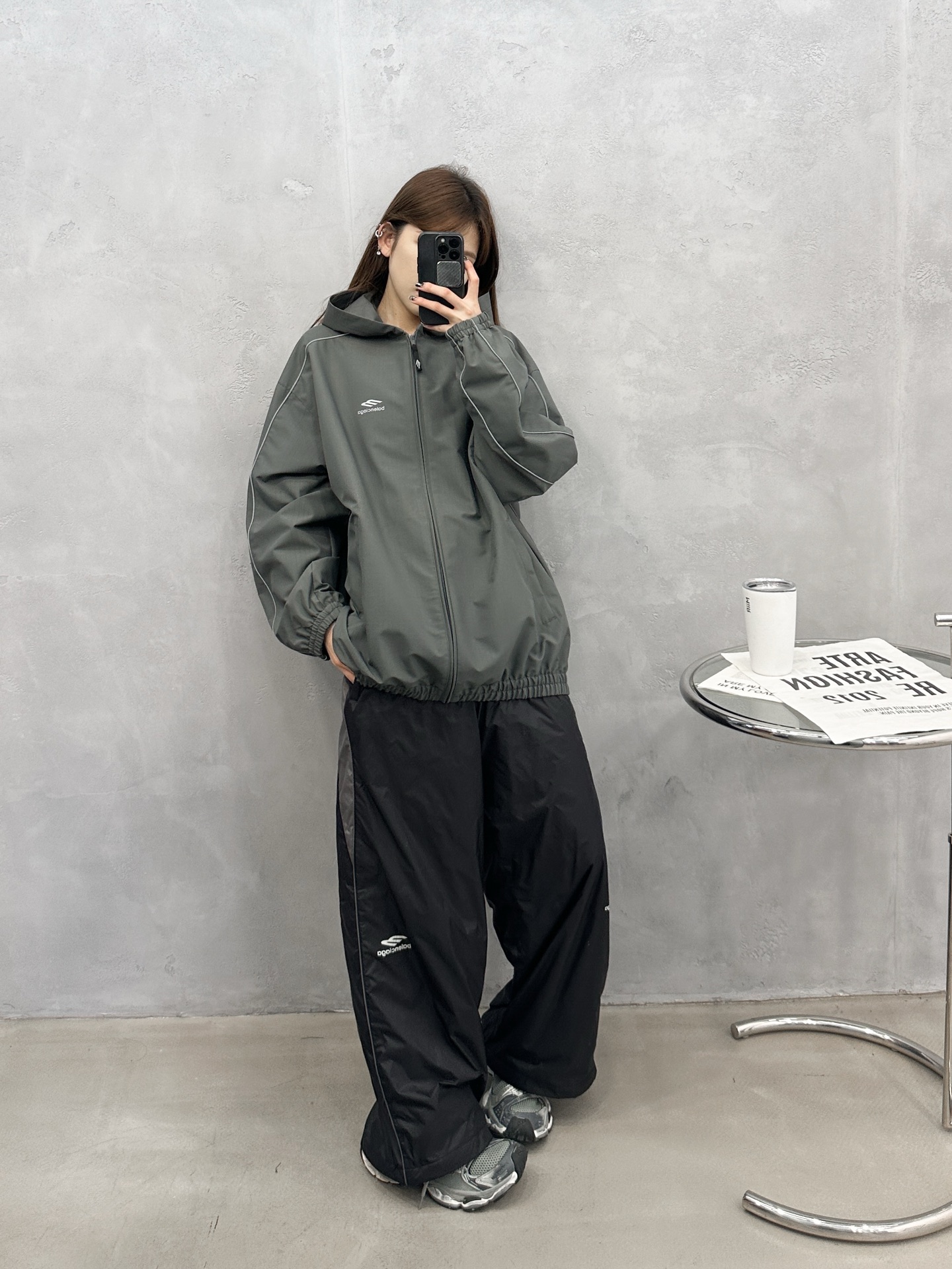 NO:686458,Paris | New style windbreaker jacket, yarn-dyed jacquard windproof fabric, using reflective printing technology, double-layer workmanship inside and outside, same style for men and women, sizes sml,,jackets & coats,19860909巴黎 ｜ 新款风衣外套,色织提花防风面料,使用反光印花工艺,内外双层做工,男女同款,尺码sml,,jackets & coats,,Women's clothing