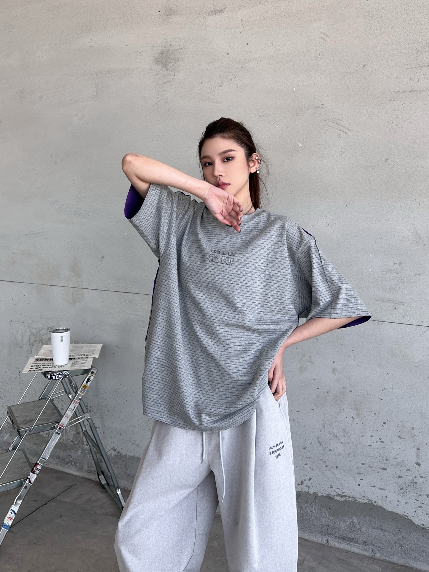 NO:687150,Miu | New short-sleeved T-shirt, classic patch embroidered logo, yarn-dyed striped double-layer fabric, casual and fashionable, size sml,,miumiu,T-shirt,19860909Miu ｜ 新款短袖t,经典贴布刺绣标,色织条纹双层面料,休闲时尚,尺码sml,,miumiu,T-shirt,,Women's clothing