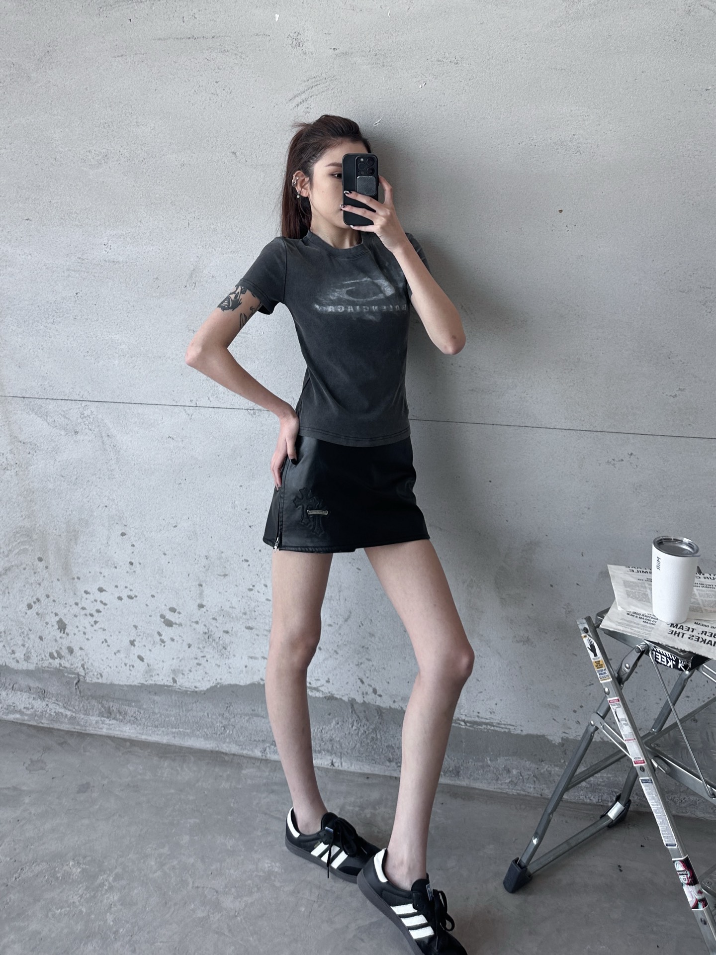 NO:687113,Paris | New short-sleeved t-shirt, ready-to-wear washed and fried plus ready-to-wear white ink direct-jet printing process, casual fashion, size sml,, T-shirt,19860909巴黎 ｜ 新款短袖t,成衣洗水炒色加成衣白墨直喷印花工艺,休闲时尚,尺码sml,,T-shirt,,Women's clothing