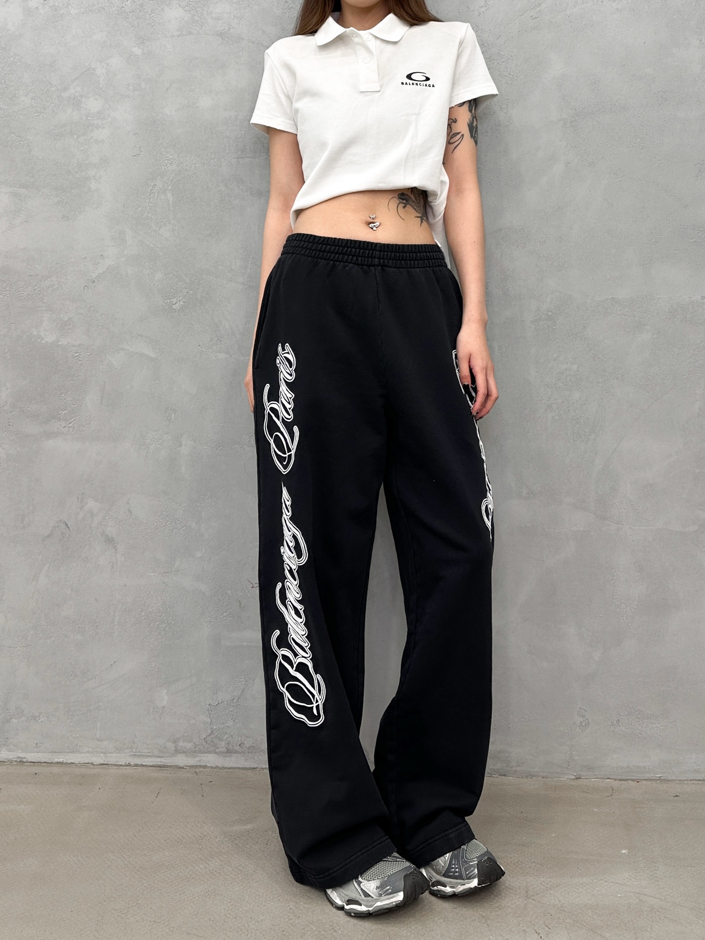 NO:708373,Paris | New casual sweatpants, ready-to-wear washed and softened with large-area embroidery technology, casual and fashionable, same style for men and women, size sml,,19860909巴黎 ｜ 新款休闲卫裤,成衣洗水加软加大面积刺绣工艺,休闲时尚,男女同款,尺码sml,,,Women's clothing