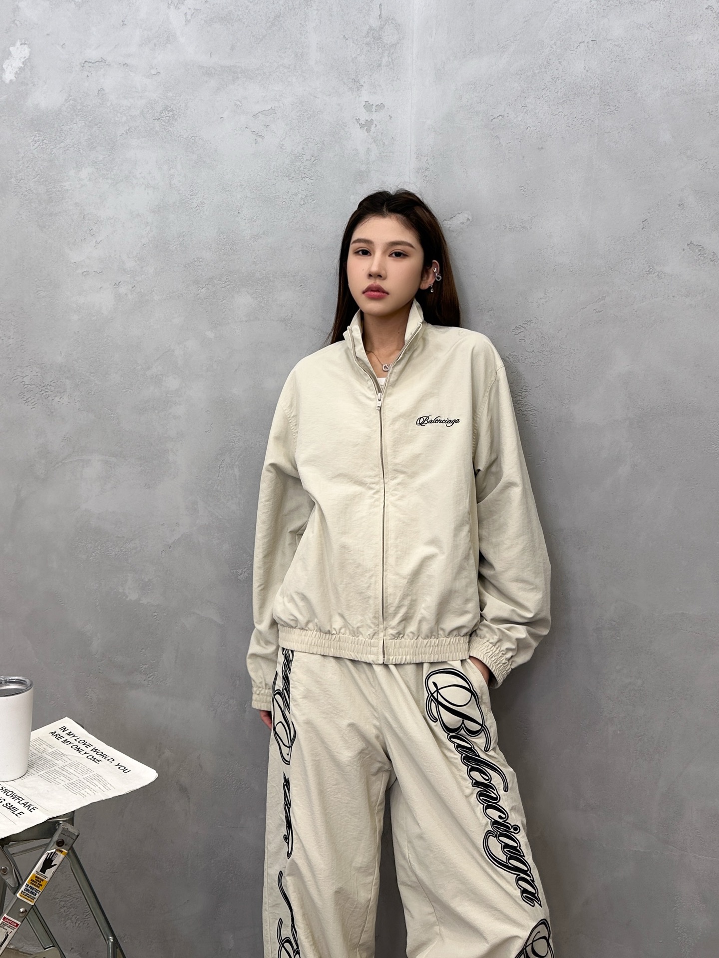 NO:712682,Paris | New style casual windbreaker jacket, washed and softened, classic embroidered logo on the front and back, double-layer structure, casual and fashionable, same style for men and women, sizes sml,,jackets & coats,19860909巴黎 ｜ 新款休闲风衣夹克,成衣洗水加软工艺,前后经典刺绣标,双层结构做工,休闲时尚,男女同款,尺码sml,,jackets & coats,,Women's clothing