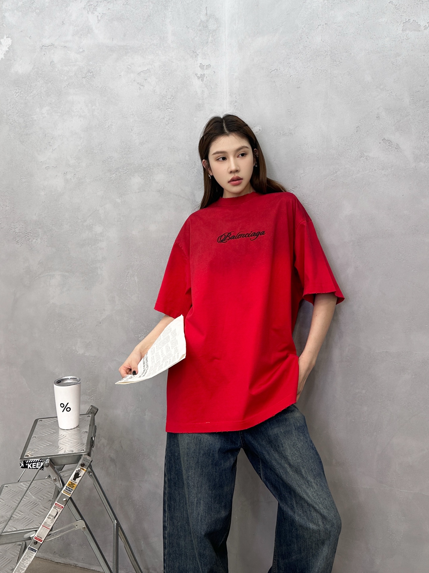 NO:710127,Paris | New short-sleeved t-shirt, ready-to-wear, washed, spray-painted, and embroidered on the front and back, casual and fashionable, same style for men and women, size sml,, T-shirt,19860909巴黎 ｜ 新款短袖t,成衣洗水炒色喷色吊磨工艺加前后刺绣,休闲时尚,男女同款,尺码sml,,T-shirt,,Women's clothing