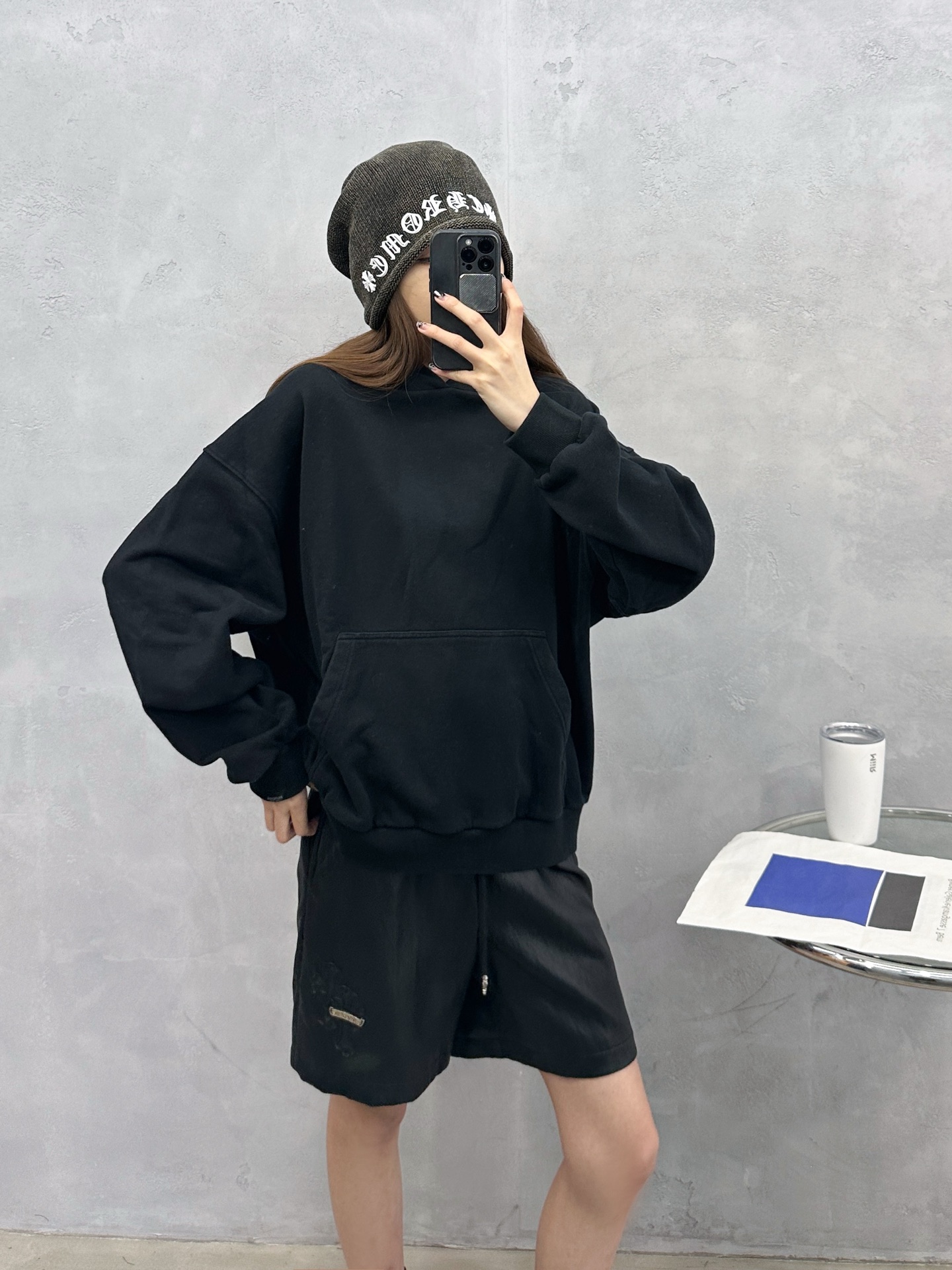 NO:716524,NEW｜New sweatshirt, pure cotton terry fabric, casual and simple hooded design, customized small logo details, loose fit, same size for men and women, size sml [Washing instructions: Cotton, hand wash recommended, gentle pressure, use warm or cold water below 30℃, separate dark and light colors during washing, not suitable for exposure to the sun],,hoodie,sweatshirts,hats,19860909NEW｜新款卫衣,纯棉毛圈面料,连帽设计休闲简约,定制小徽标细节,宽松版型男女同款,尺码sml ［洗涤须知棉质,建议手洗,力度轻柔,使用30℃以下温水或冷水洗涤,洗涤时深浅颜色分开,不宜暴晒］,,hoodie,sweatshirts,hats,,Women's clothing