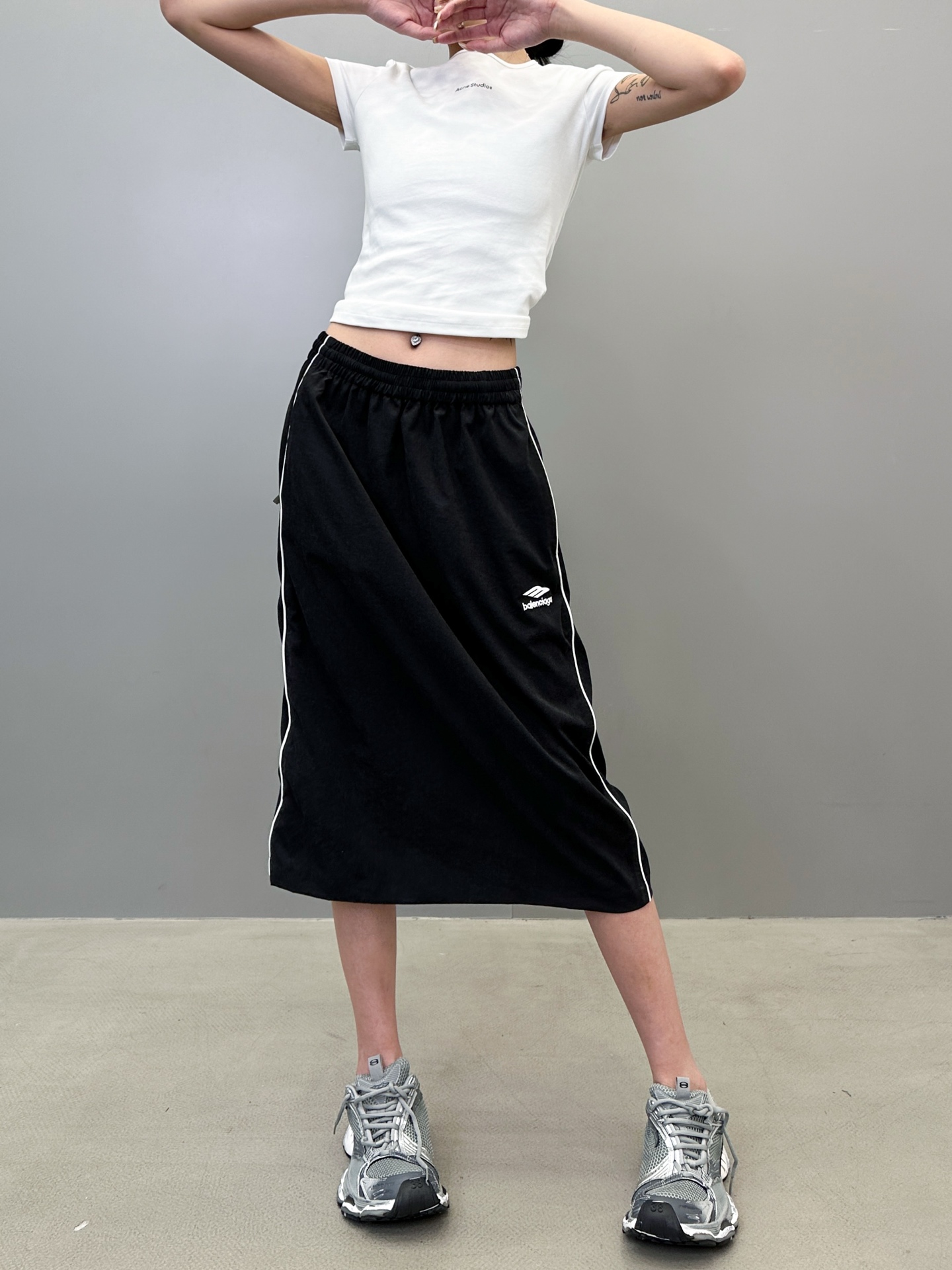 NO:716773,Paris ｜ New skirt, classic embroidered logo, handmade machine side rope side bars, casual fashion, size sml,,skirts,19860909巴黎 ｜ 新款半裙,经典刺绣标,手工机边绳侧杠,休闲时尚,尺码sml,,skirts,,Women's clothing