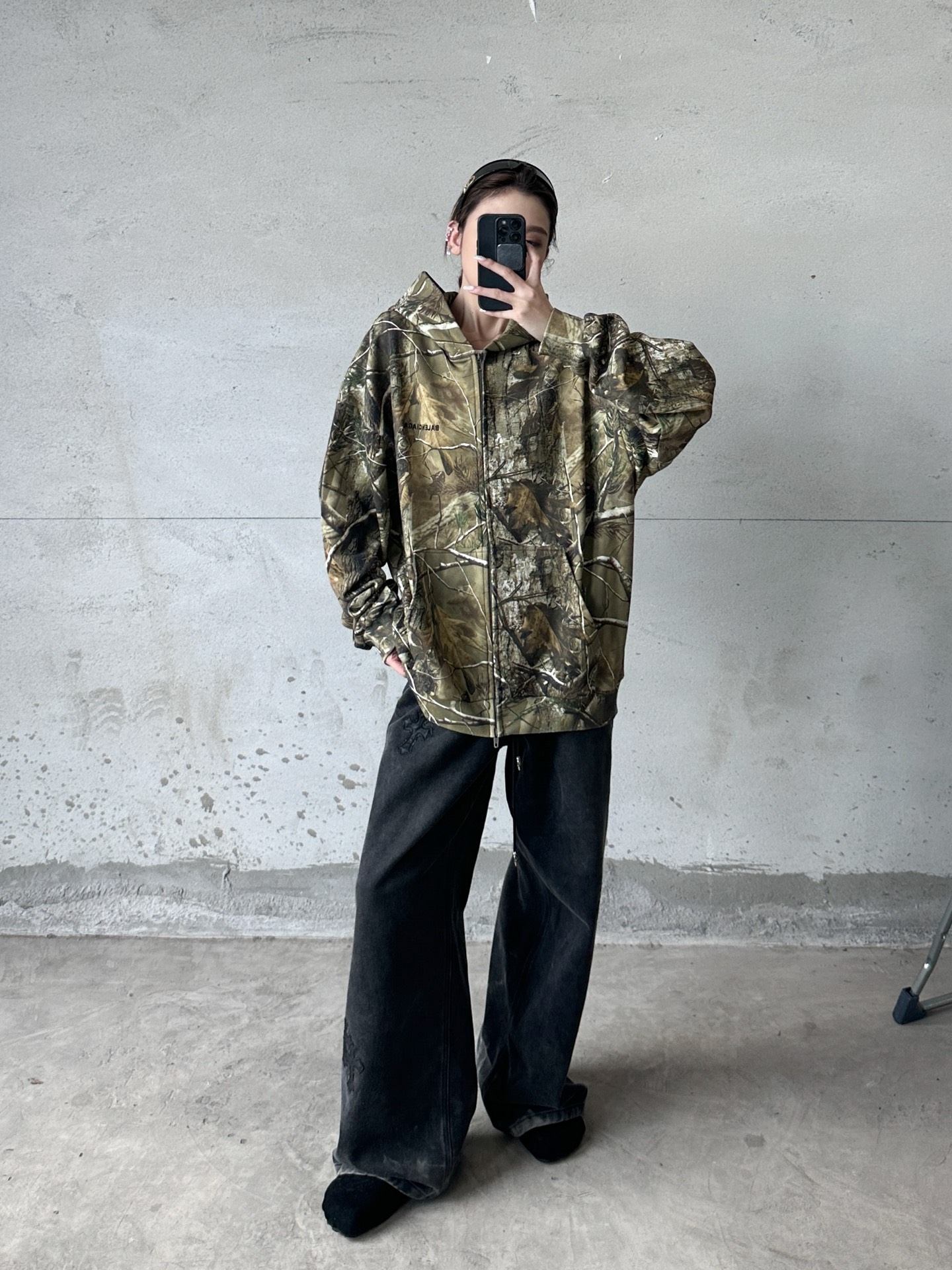 NO:716750,Paris ｜ New sweatshirt cardigan, ready-to-wear washing process and gray fabric digital printing, same style for men and women, size sml,, hoodie, sweatshirts,19860909巴黎 ｜ 新款卫衣开衫,成衣洗水工艺加坯布数码印花,男女同款,尺码sml,,hoodie,sweatshirts,,Women's clothing