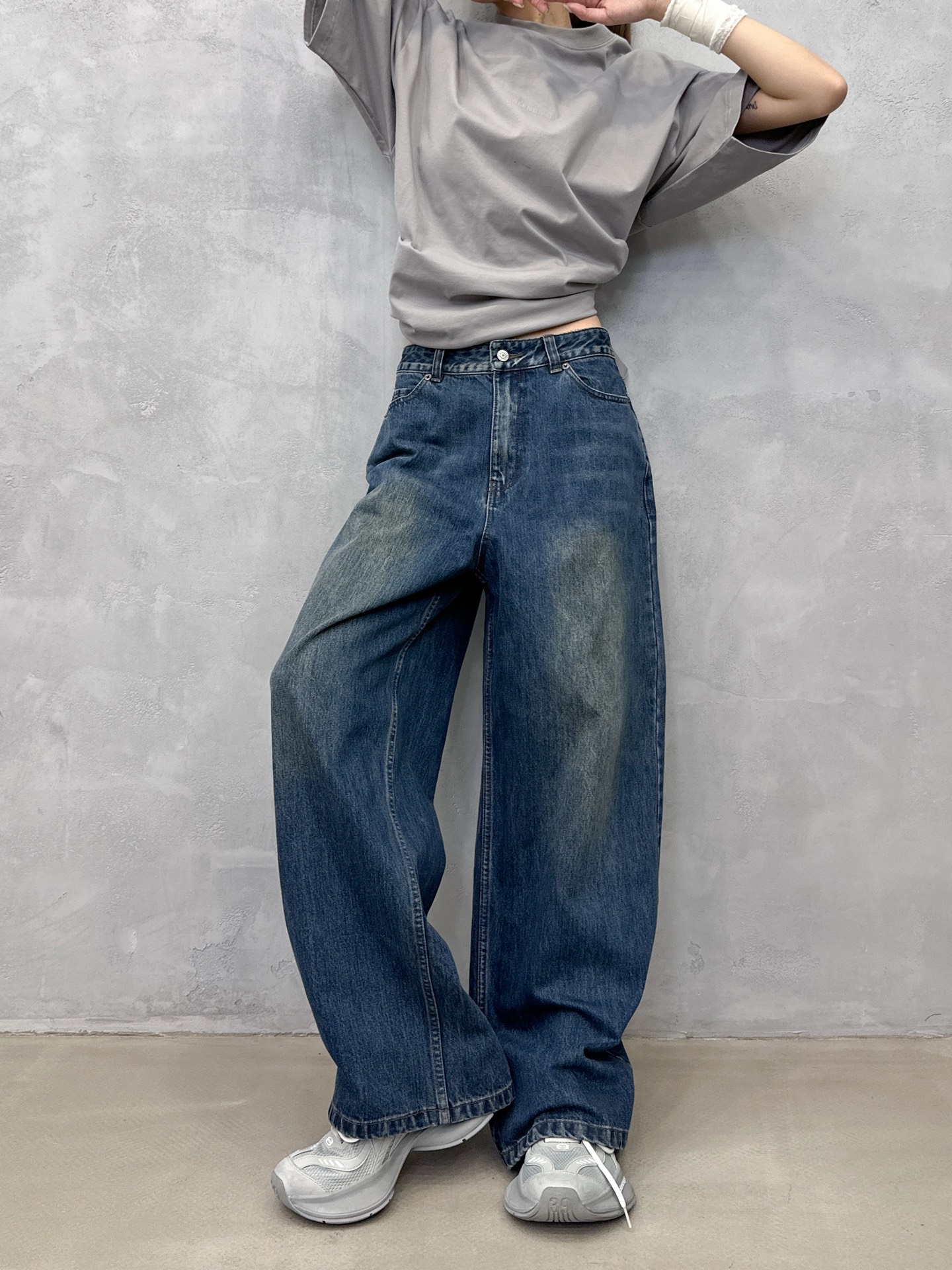 NO:716753,Paris | New jeans, classic wash color, simple, fashionable and versatile, same style for men and women, sizes sml,,jeans,19860909巴黎 ｜ 新款牛仔裤,经典洗水色,简洁时尚百搭款,男女同款,尺码sml,,jeans,,Women's clothing