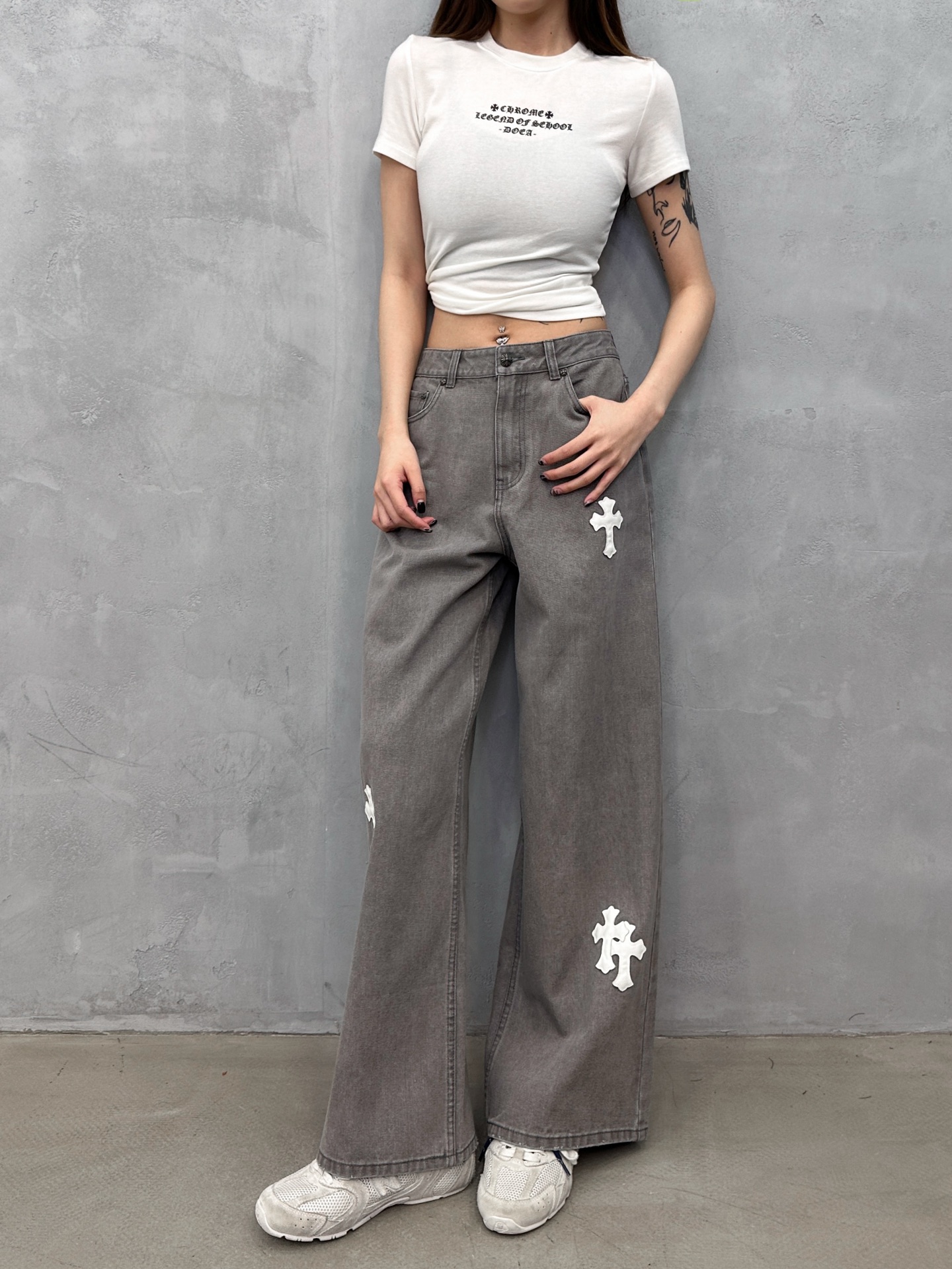 NO:716771,Chrome Hearts | New jeans, ready-to-wear washed and hand-embroidered cross mark technology, fashionable and casual, size sml,,chrome hearts,jeans,19860909克罗心 ｜ 新款牛仔裤,成衣洗水加手工刺绣十字标工艺,时尚休闲,尺码sml,,chrome hearts,jeans,,Women's clothing