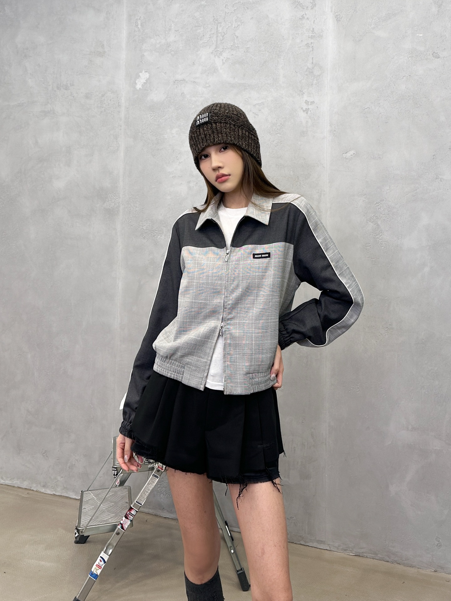 NO:738742,Miu | New contrast color jacket, brand classic yarn-dyed wool fabric, fashionable contrast color splicing workmanship, size sml,,miumiu,jackets & coats,19860909Miu ｜ 新款撞色夹克,品牌经典色织羊毛面料,时尚撞色拼接做工,尺码sml,,miumiu,jackets & coats,,Women's clothing