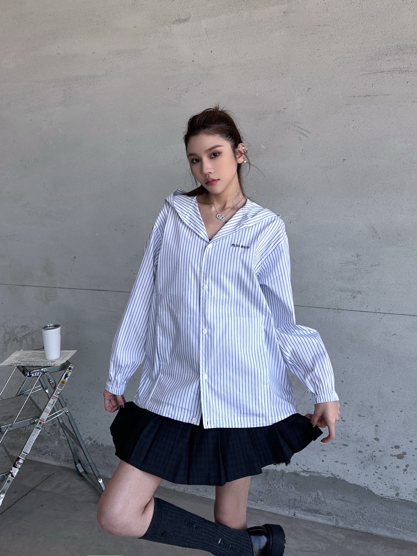 NO:740208,Miu | New casual shirt jacket, classic embroidered logo, yarn-dyed striped shirt fabric, fashionable casual jacket style, size sml,,miumiu,jackets & coats,19860909Miu ｜ 新款休闲衬衣外套,经典刺绣标,色织条纹衬衣面料,时尚休闲外套款式,尺码sml,,miumiu,jackets & coats,,Women's clothing