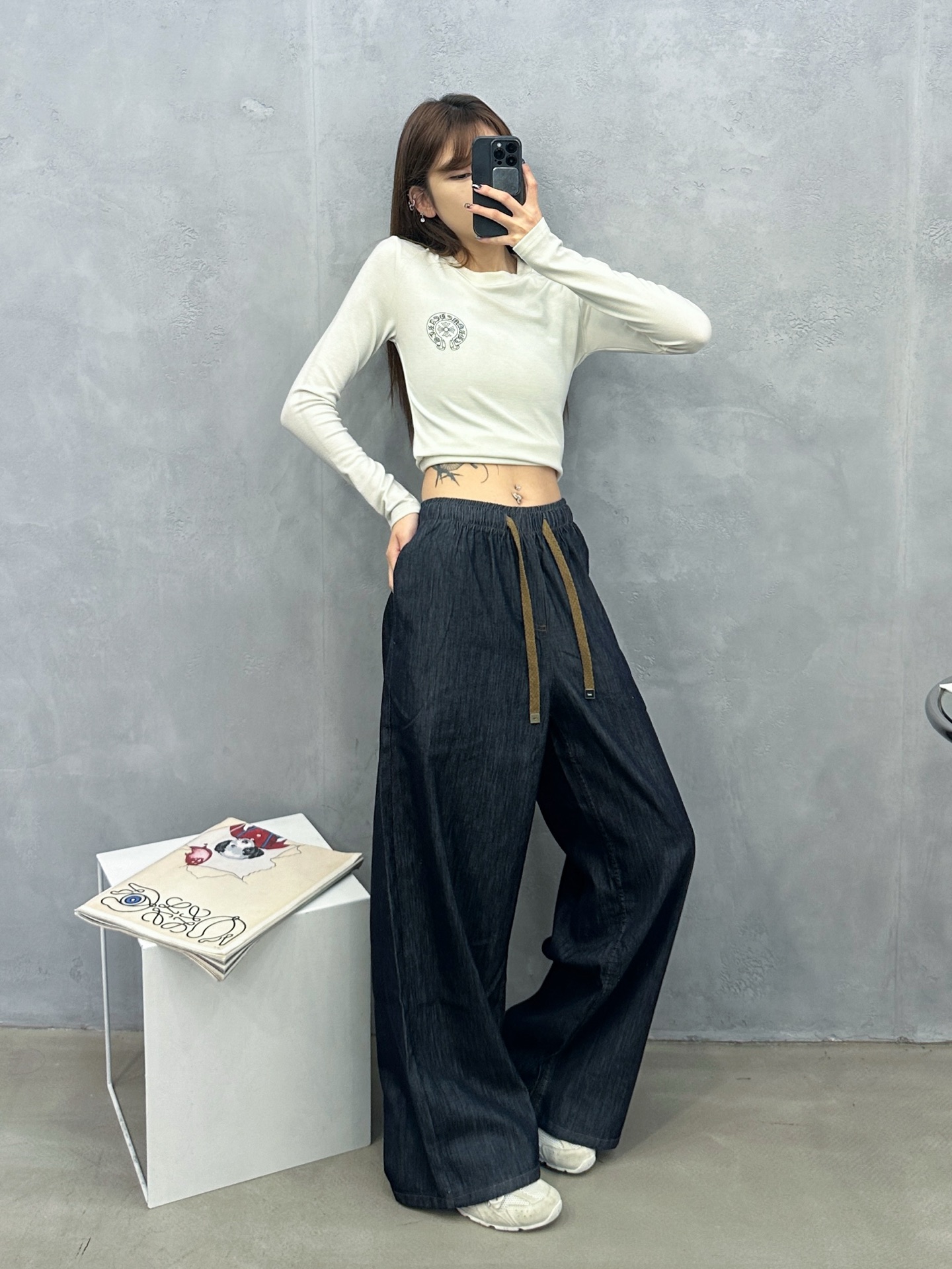 NO:740211,Chrome Hearts | New style casual jeans, ready-to-wear washing and softening technology, imported lyocell cotton fabric, casual fashion, size sml,,chrome hearts,jeans,19860909克罗心 ｜ 新款休闲牛仔裤,成衣洗水加软工艺,进口莱赛尔棉面料,休闲时尚,尺码sml,,chrome hearts,jeans,,Women's clothing