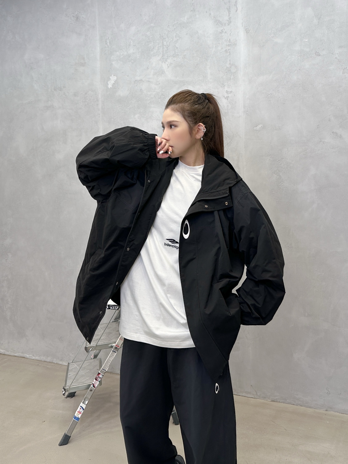 NO:740634,Paris ｜ New style casual windbreaker, ready-to-wear washed and color-sprayed with front and back embroidery, double-layer workmanship, same style for men and women, size sml,,19860909巴黎 ｜ 新款休闲风衣,成衣洗水喷色工艺加前后刺绣,双层做工,男女同款,尺码sml,,,Women's clothing