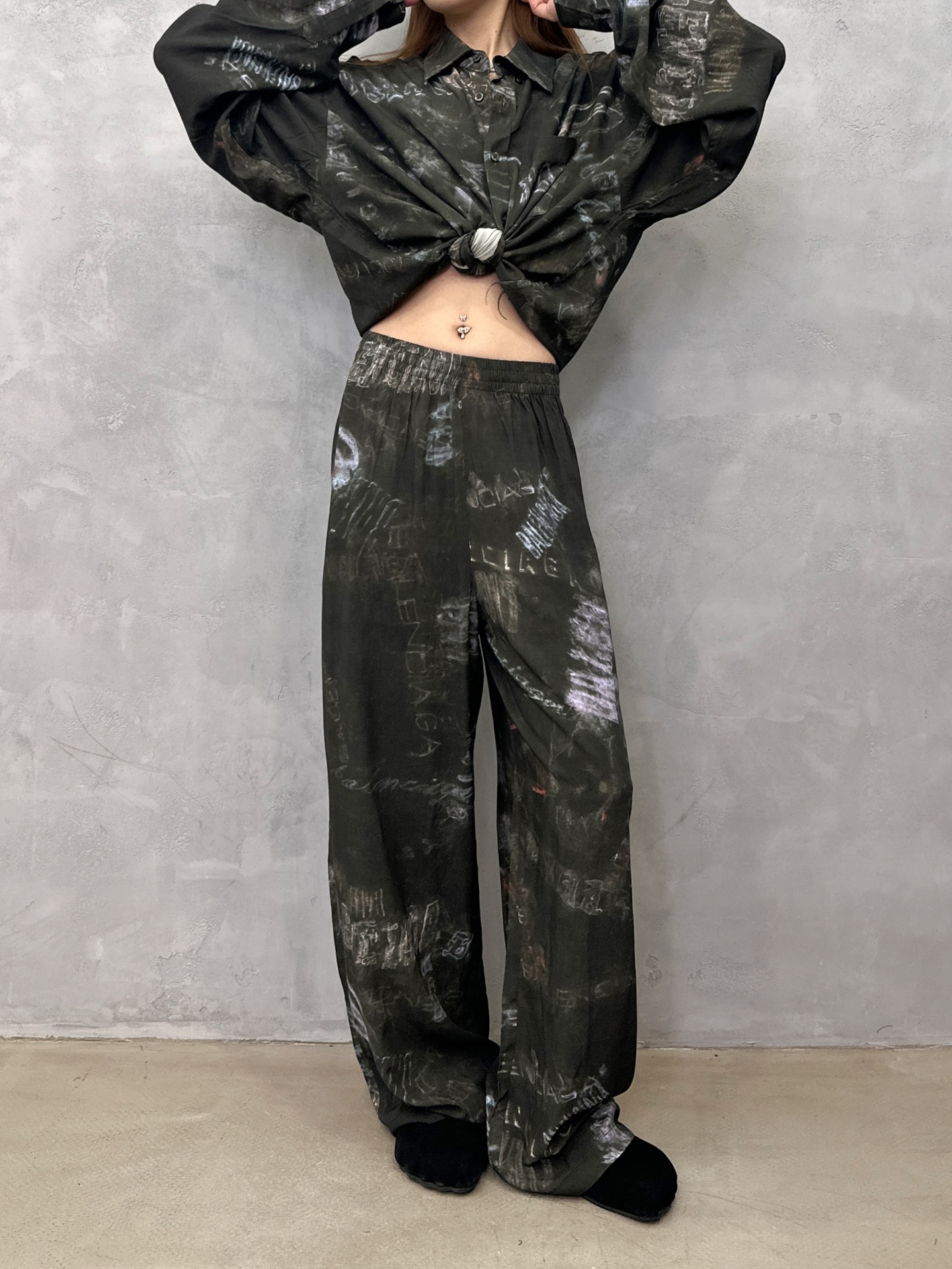 NO:748786,Paris | New style casual pants, ready-to-wear washed and gray fabric digital printing process, casual fashion, same style for men and women, size sml,,19860909巴黎 ｜ 新款休闲裤,成衣洗水加坯布数码印花工艺,休闲时尚,男女同款,尺码sml,,,Women's clothing