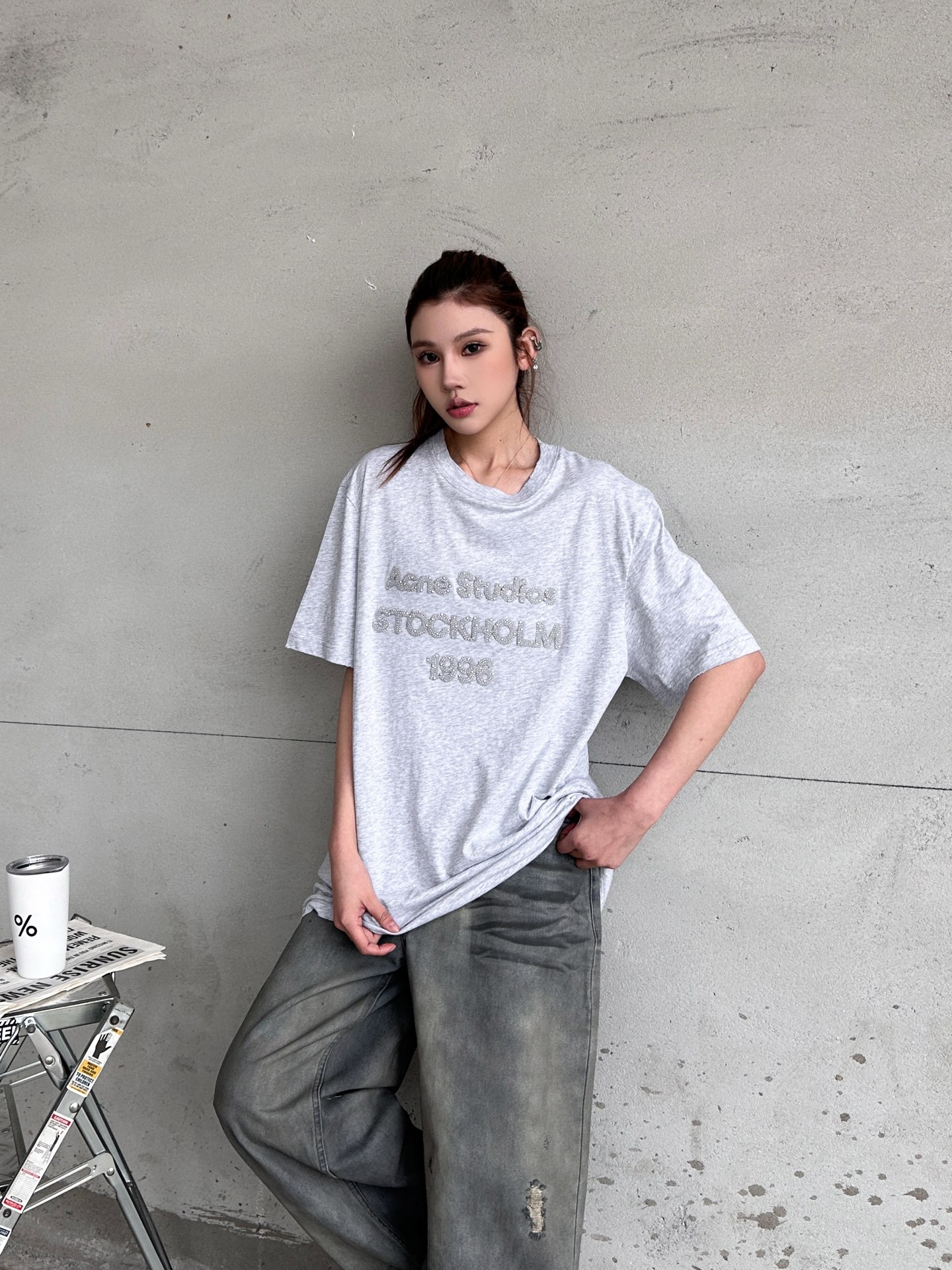 NO:752455,Acne | New short-sleeved t-shirt, ready-to-wear washed and sanded with patch embroidery and rhinestones, imported linen cotton fabric, casual fashion, size sml,,acne studios,T-shirt,19860909Acne ｜ 新款短袖t,成衣洗水吊磨工艺加贴布刺绣烫钻,进口亚麻棉面料,休闲时尚,尺码sml,,acne studios,T-shirt,,Women's clothing