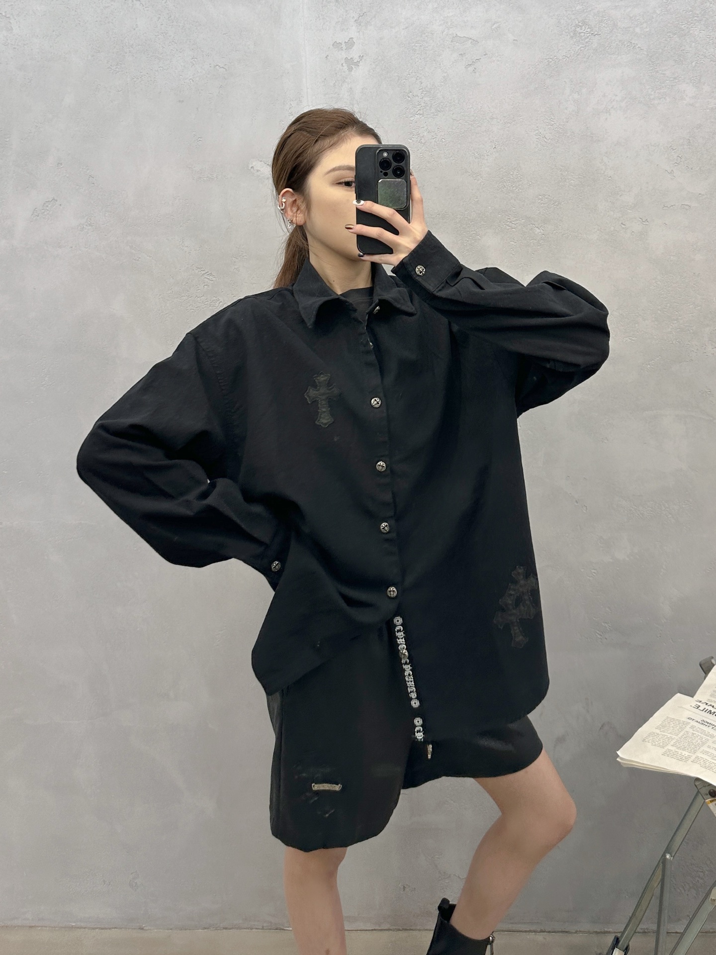 NO:752964,Chrome Hearts | New casual shirts, ready-to-wear washed and fried, hand-embroidered cross marks, hand-made fishbone hemming, cotton and linen fabrics imported from Japan, same style for men and women, sizes sml,, chrome hearts,19860909克罗心 ｜ 新款休闲衬衣,成衣洗水炒色加软工艺,手工刺绣十字标,手工鱼骨包边做工,日本进口棉麻面料,男女同款,尺码sml,,chrome hearts,,Women's clothing