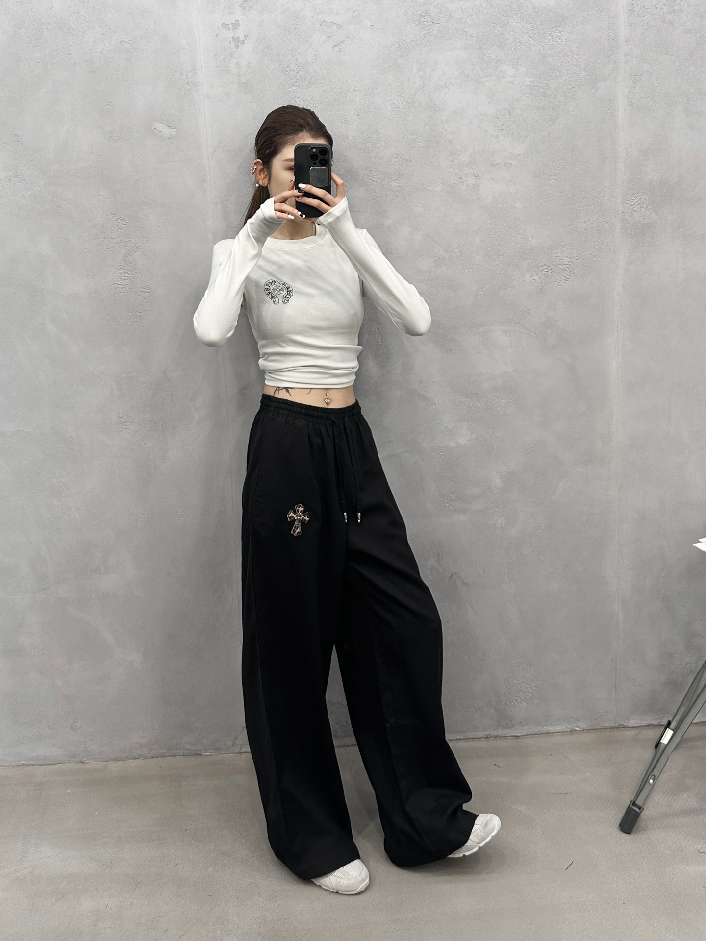 NO:759582,Chrome Hearts | New style casual pants, ready-to-wear washed hand-embroidered horse hair cross mark, Tencel linen fabric imported from Japan, fashionable and casual, size sml,,chrome hearts,19860909克罗心 ｜ 新款休闲裤,成衣洗水手工刺绣马毛十字标,日本进口天丝亚麻面料,时尚休闲,尺码sml,,chrome hearts,,Women's clothing
