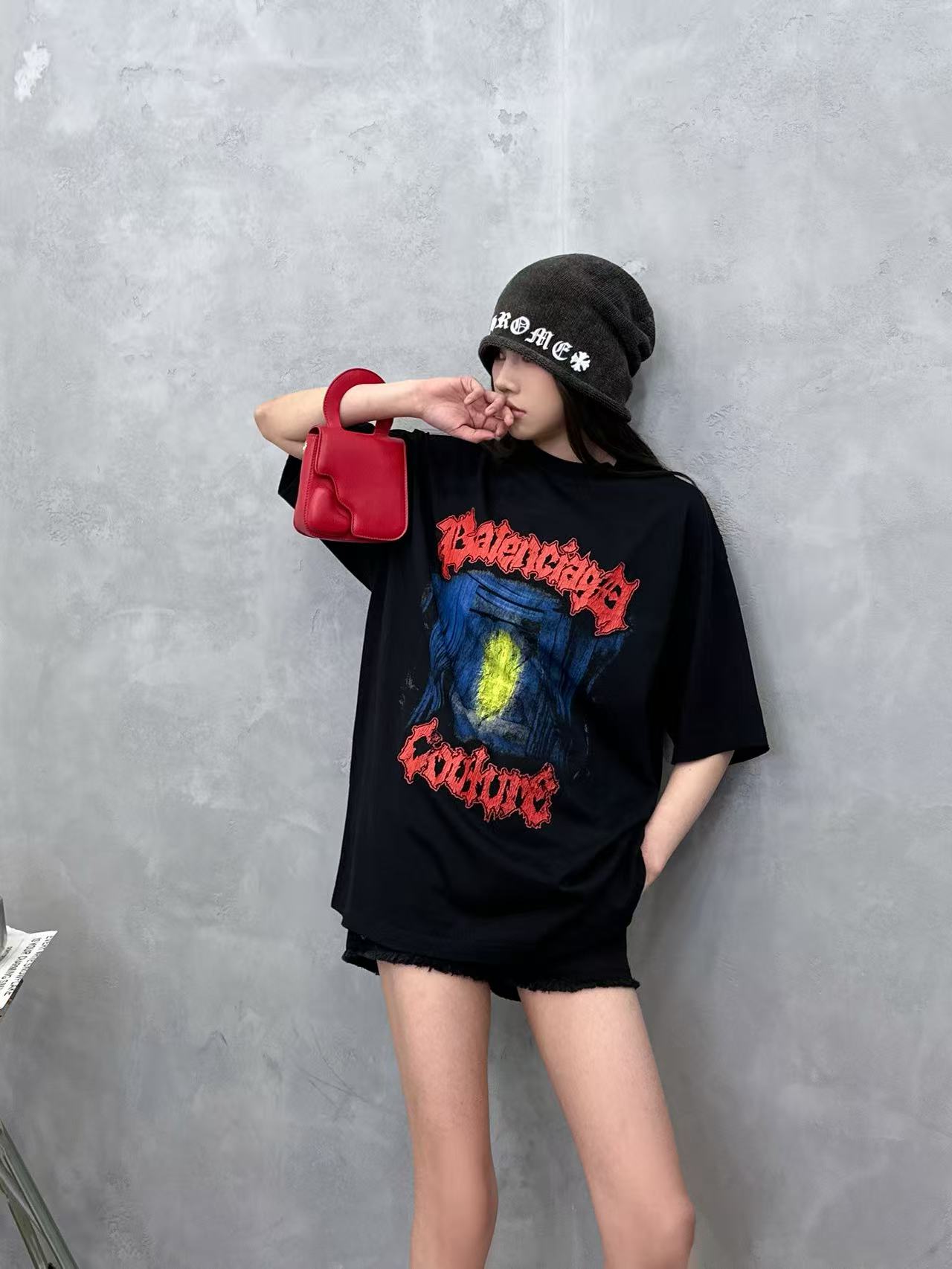 NO:761197,Paris ｜ New short-sleeved T-shirt, ready-to-wear washed and polished with digital direct printing technology, same style for men and women, size sml,, T-shirt,19860909巴黎 ｜ 新款短袖t,成衣洗水吊磨加数码直喷印花工艺,男女同款,尺码sml,,T-shirt,,Women's clothing