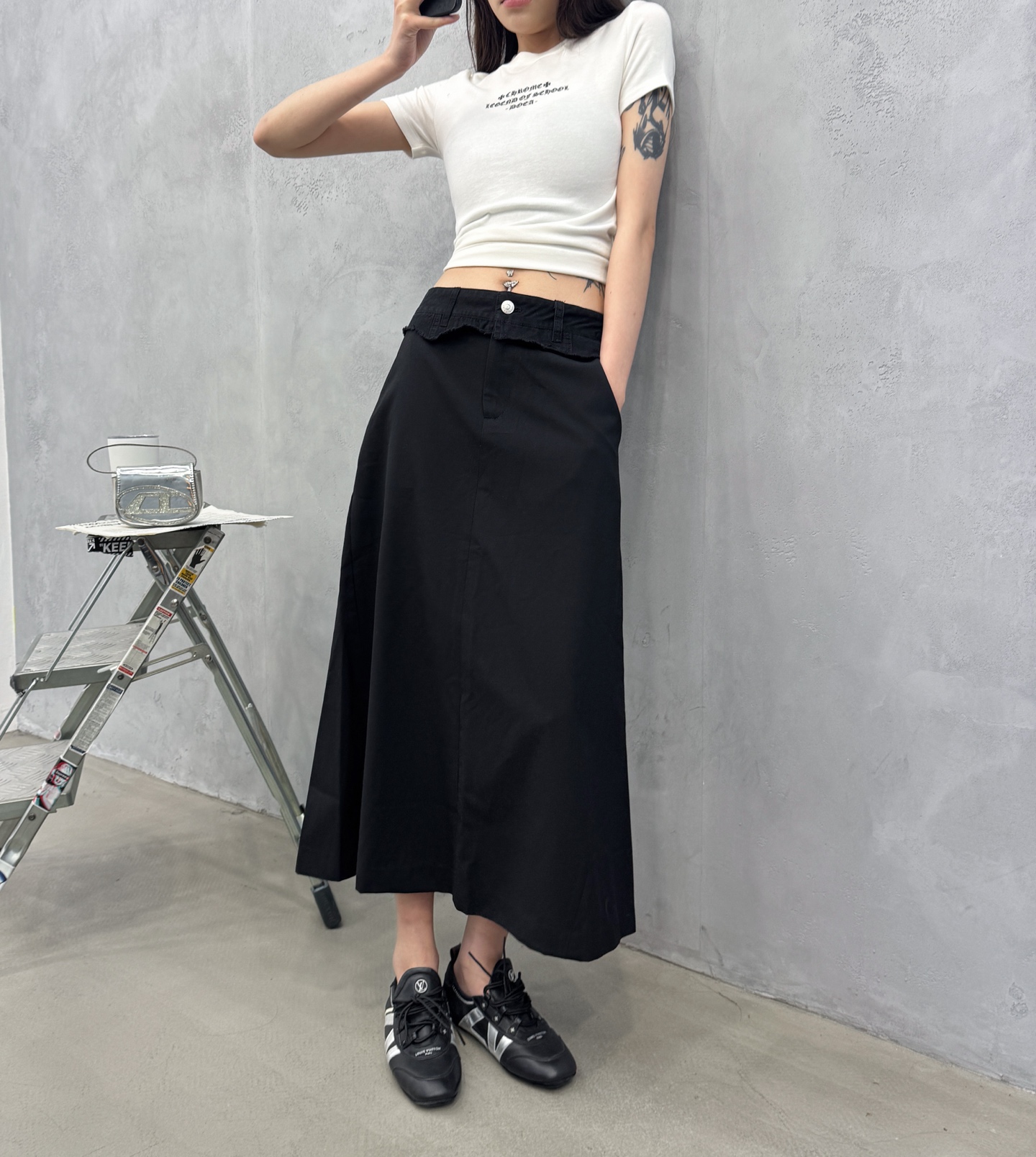 NO:761174,mm6 | New casual skirt, denim waistband with wool blended fabric, garment washing process, casual fashion, size sml, masion margiela, skirts,19860909mm6 ｜ 新款休闲半裙,牛仔腰头拼接羊毛混纺面料,成衣洗水工艺,休闲时尚,尺码sml,,masion margiela,skirts,,Women's clothing