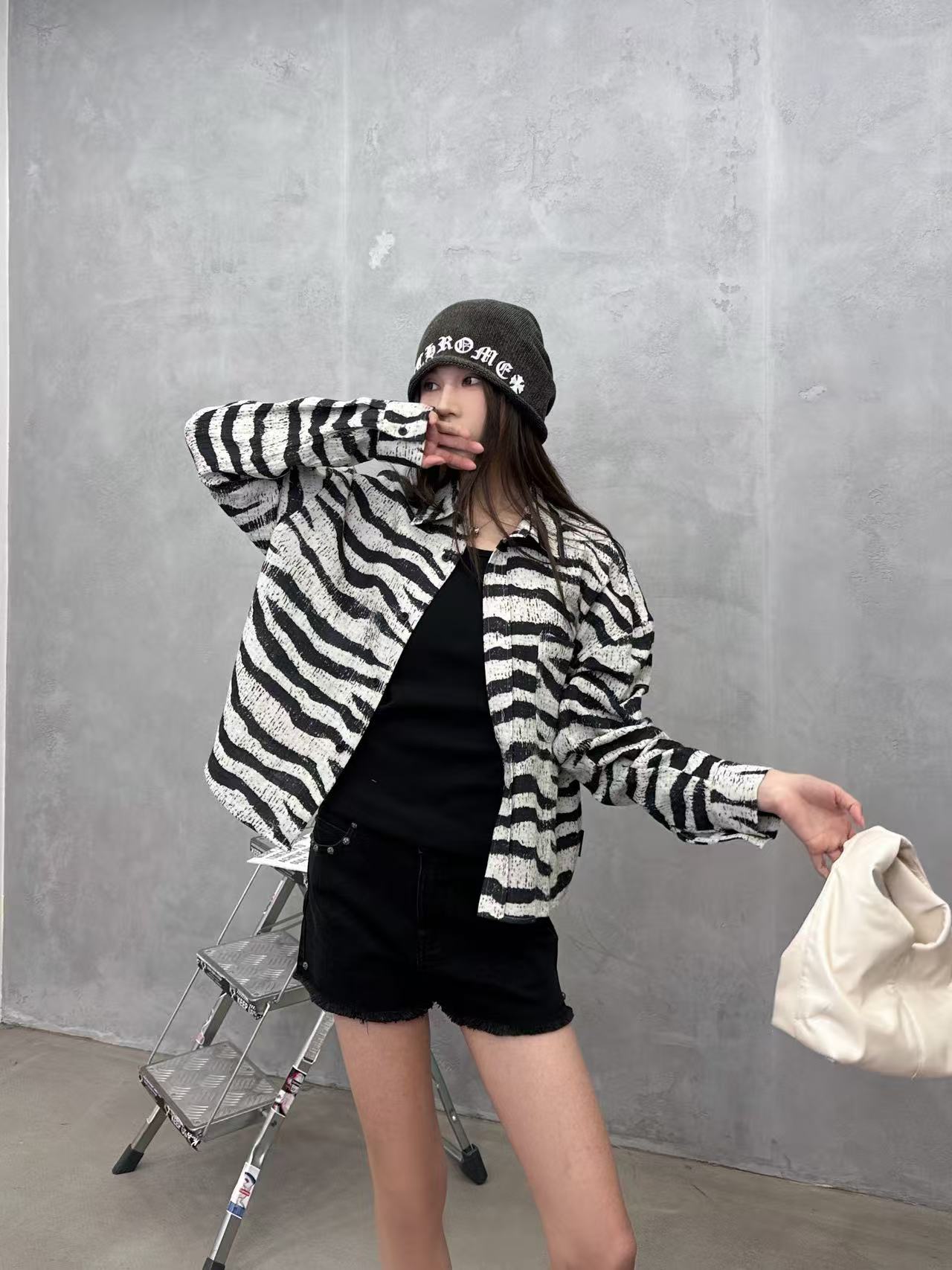 NO:762310,Acne | New casual shirts, ready-to-wear washed and gray fabric printing technology, cotton fabrics, casual fashion, size sml,,acne studios,19860909Acne ｜ 新款休闲衬衣,成衣洗水加坯布印花工艺,全棉面料,休闲时尚,尺码sml,,acne studios,,Women's clothing