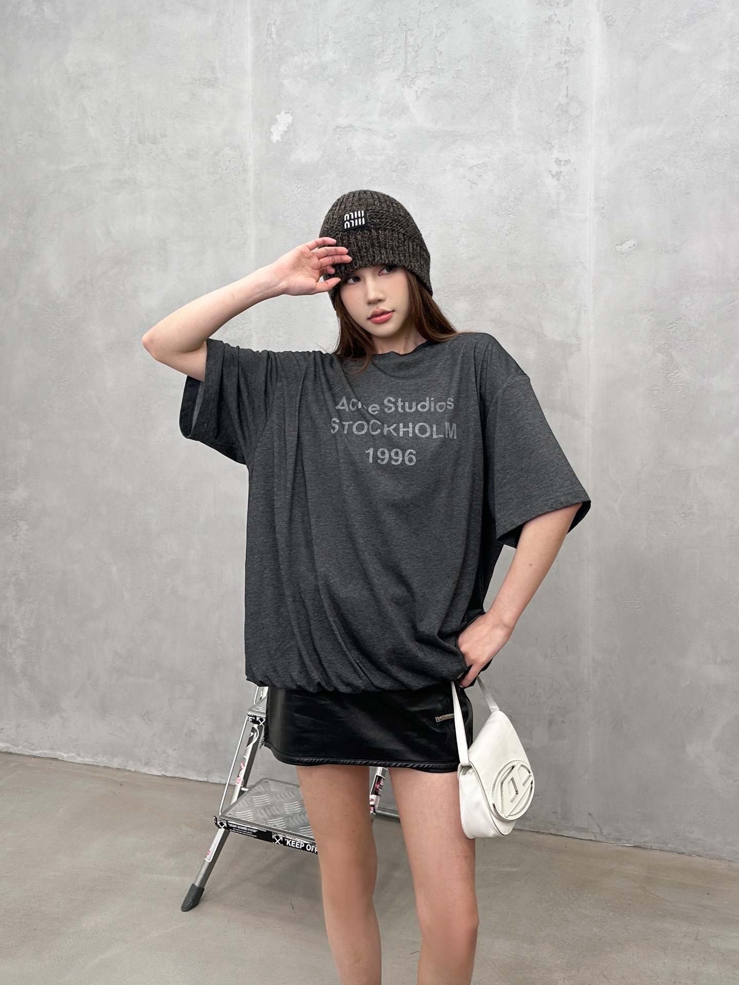 NO:762317,Acne | New fashion short-sleeved T-shirt, garment washing and printing process, double-layer structure workmanship, imported lyocell cotton blended fabric, casual fashion, size sml,,acne studios, T-shirt,19860909Acne ｜ 新款时尚短袖t,成衣洗水加印花工艺,双层结构做工,进口莱赛尔棉混纺面料,休闲时尚,尺码sml,,acne studios,T-shirt,,Women's clothing