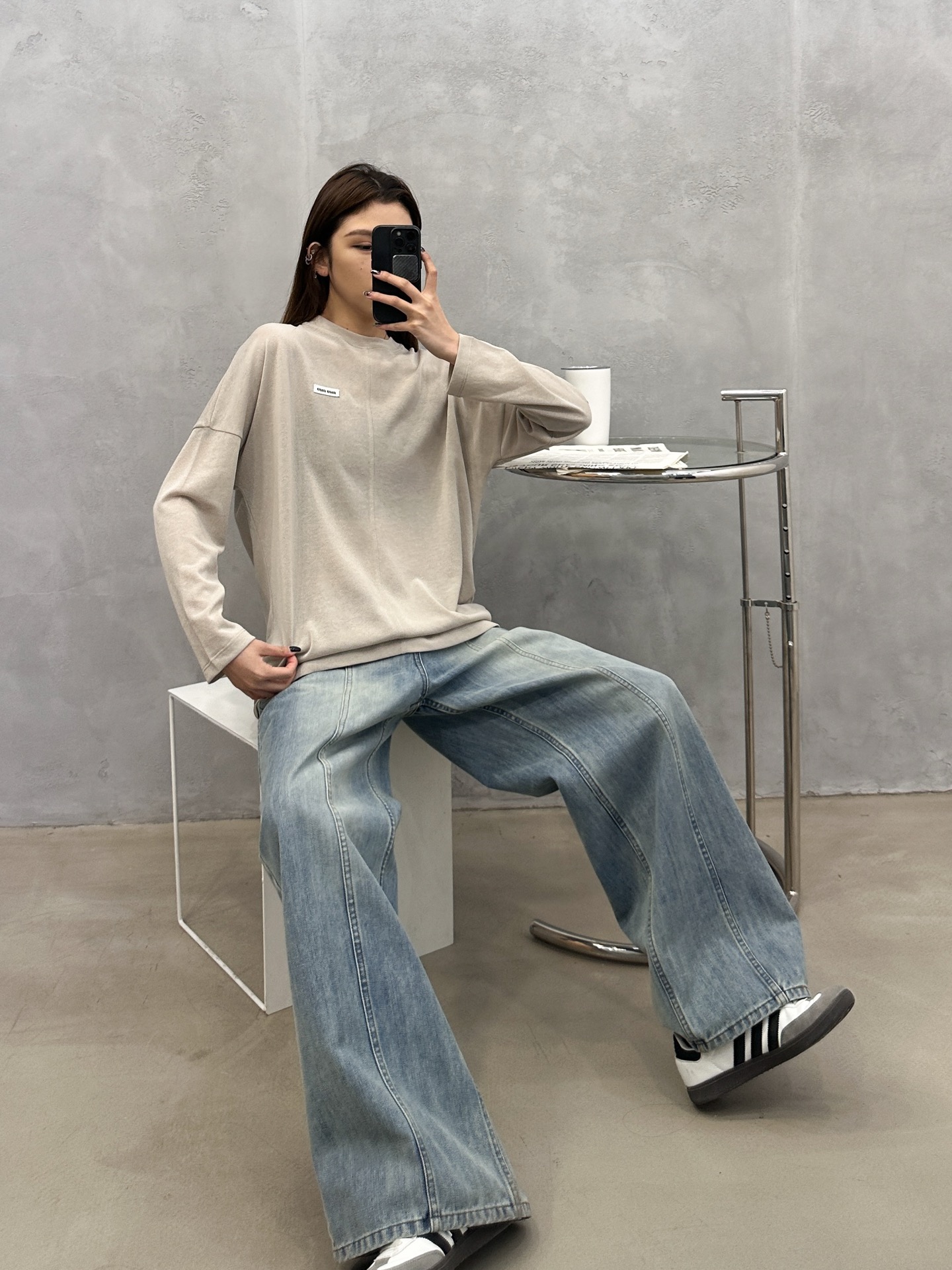 NO:762319,Miu | New long-sleeved t-shirt, ultra-thin blended fabric imported from Japan, brand classic embroidered logo, casual and fashionable, size sml,,miumiu,19860909Miu ｜ 新款长袖t,日本进口超薄混纺面料,品牌经典刺绣标,休闲时尚,尺码sml,,miumiu,,Women's clothing