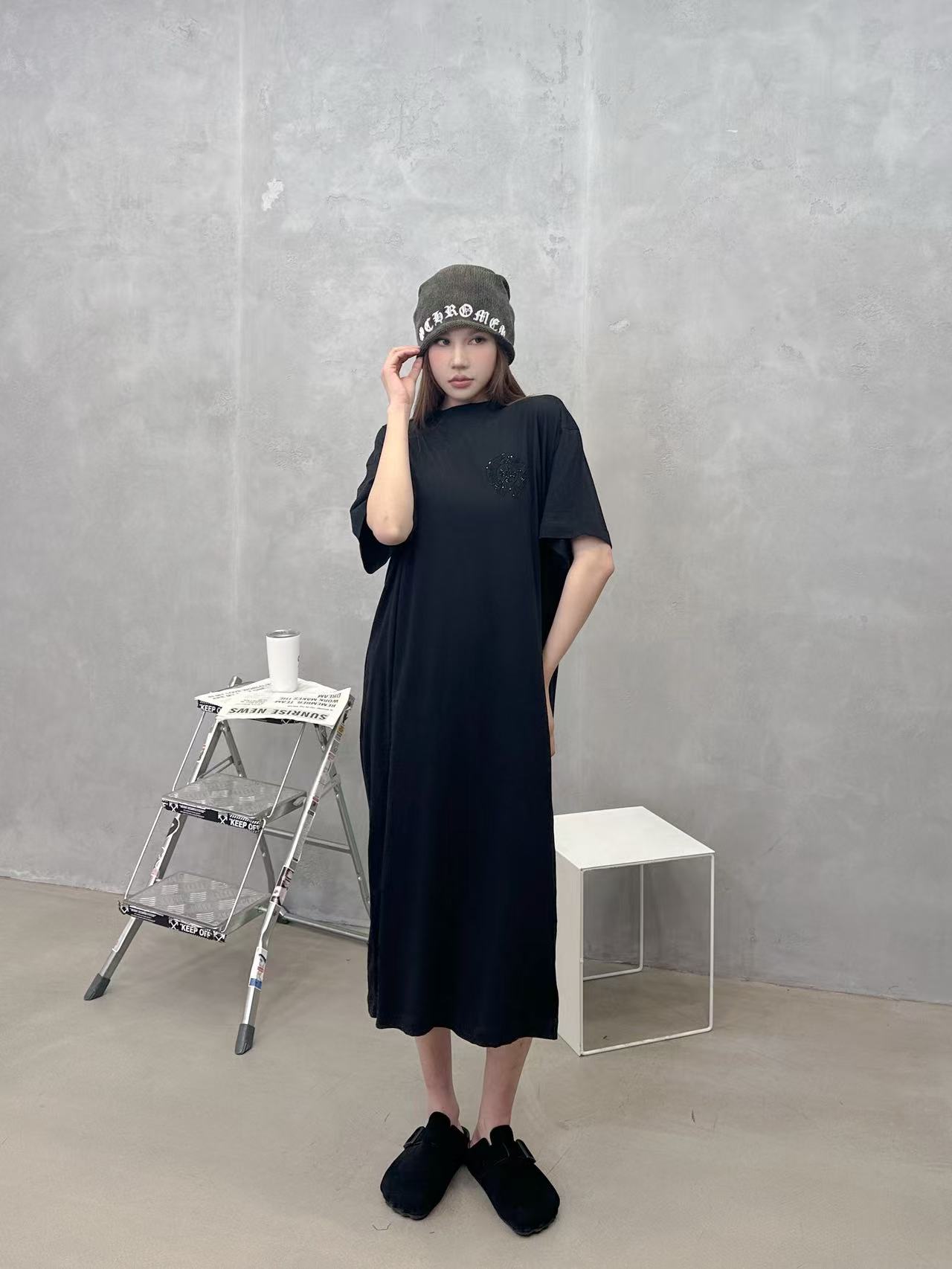 NO:790173,Chrome Hearts | New knitted dress, ready-to-wear washed and enlarged area rhinestone processing, fashionable and casual, size sml,,chrome hearts,skirts,19860909克罗心 ｜ 新款针织连衣裙,成衣洗水加大面积烫钻工艺,时尚休闲,尺码sml,,chrome hearts,skirts,,Women's clothing